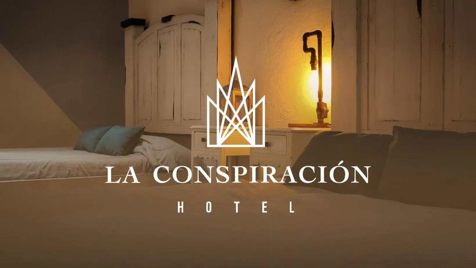 Logo/Certificate/Sign in La Conspiración Hotel