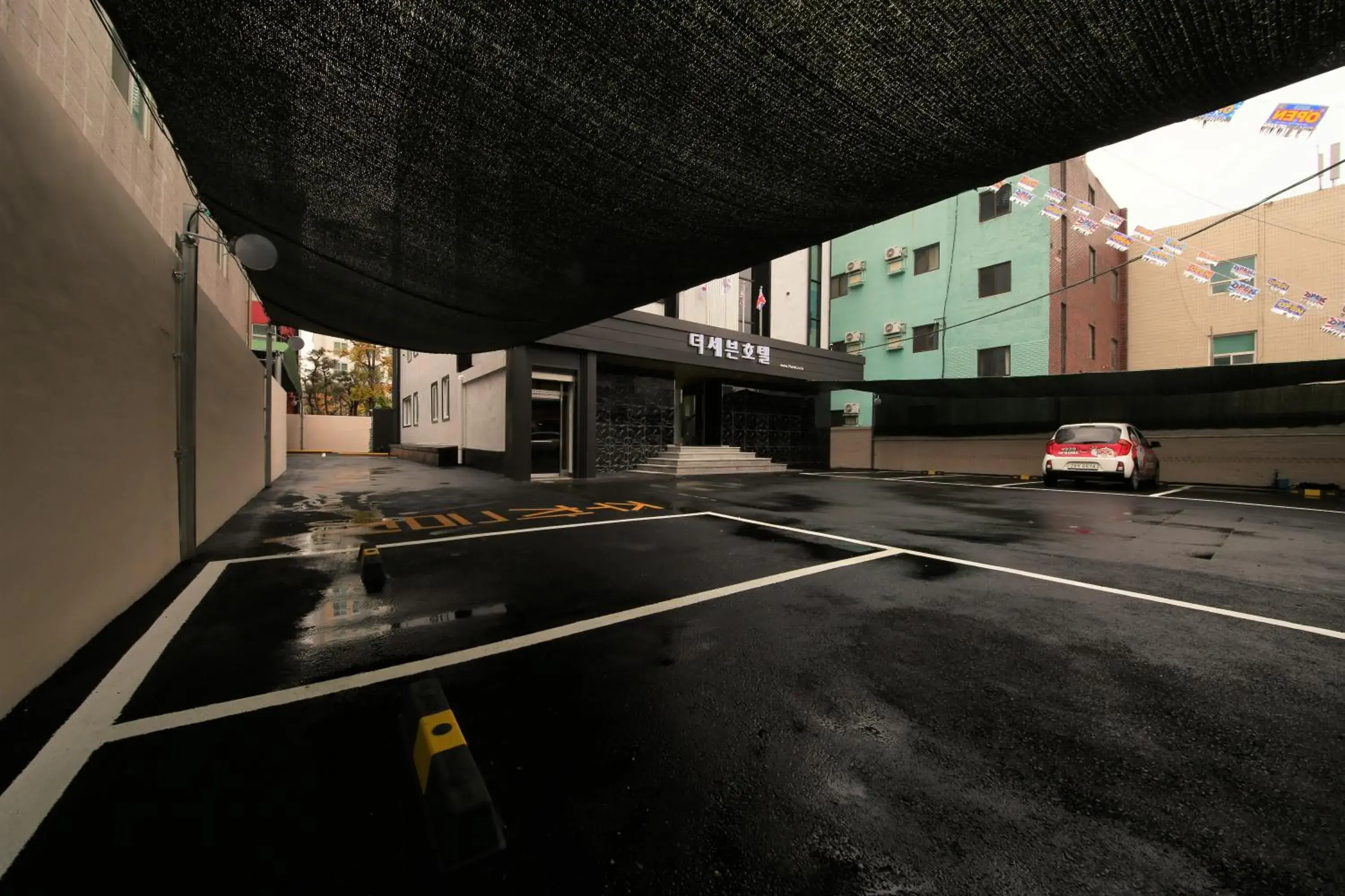 Property building in The 7 Hotel Property building in The 7 Hotel