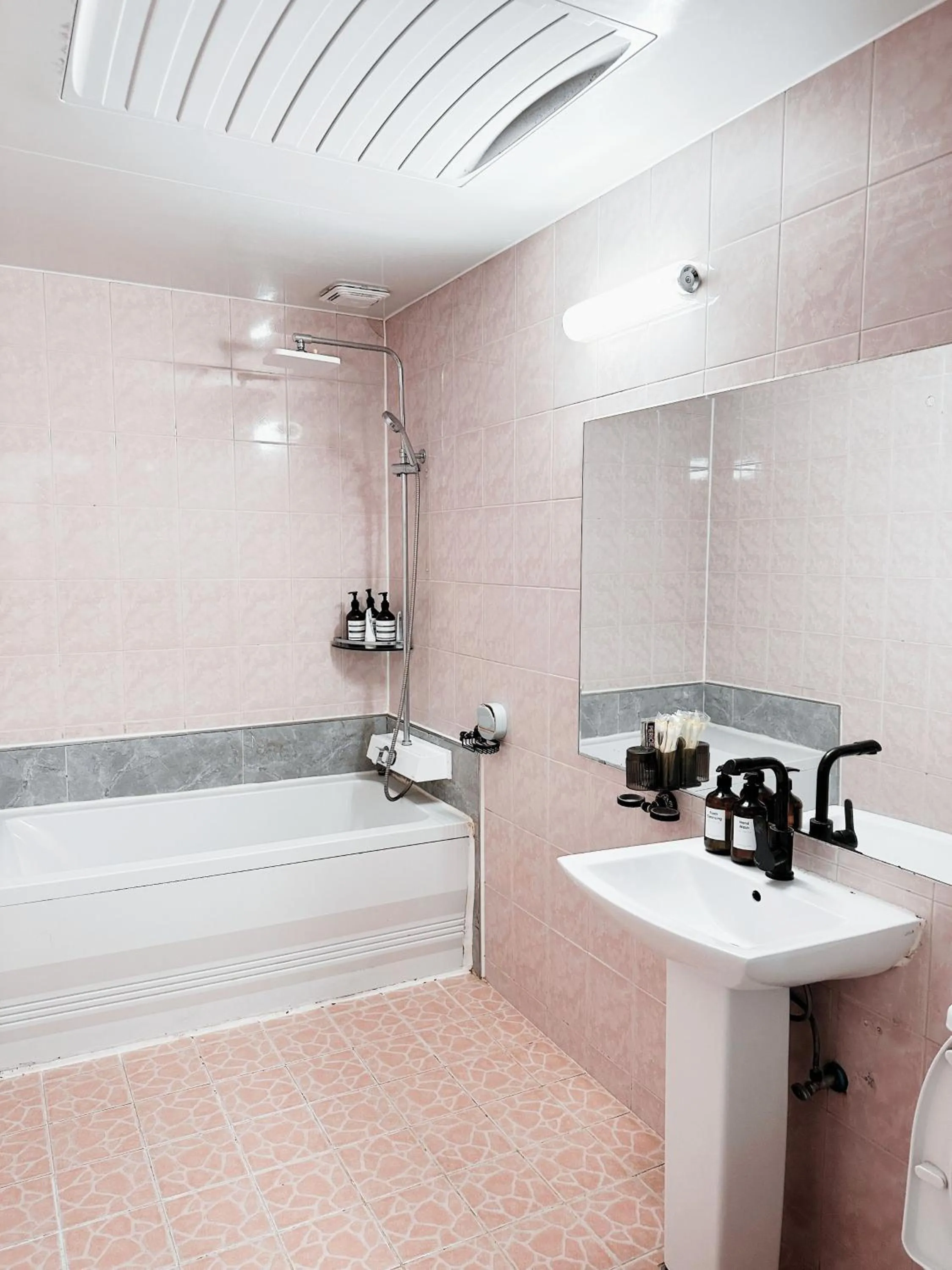 Daegu Dongseongro Gyeong`s Hostel