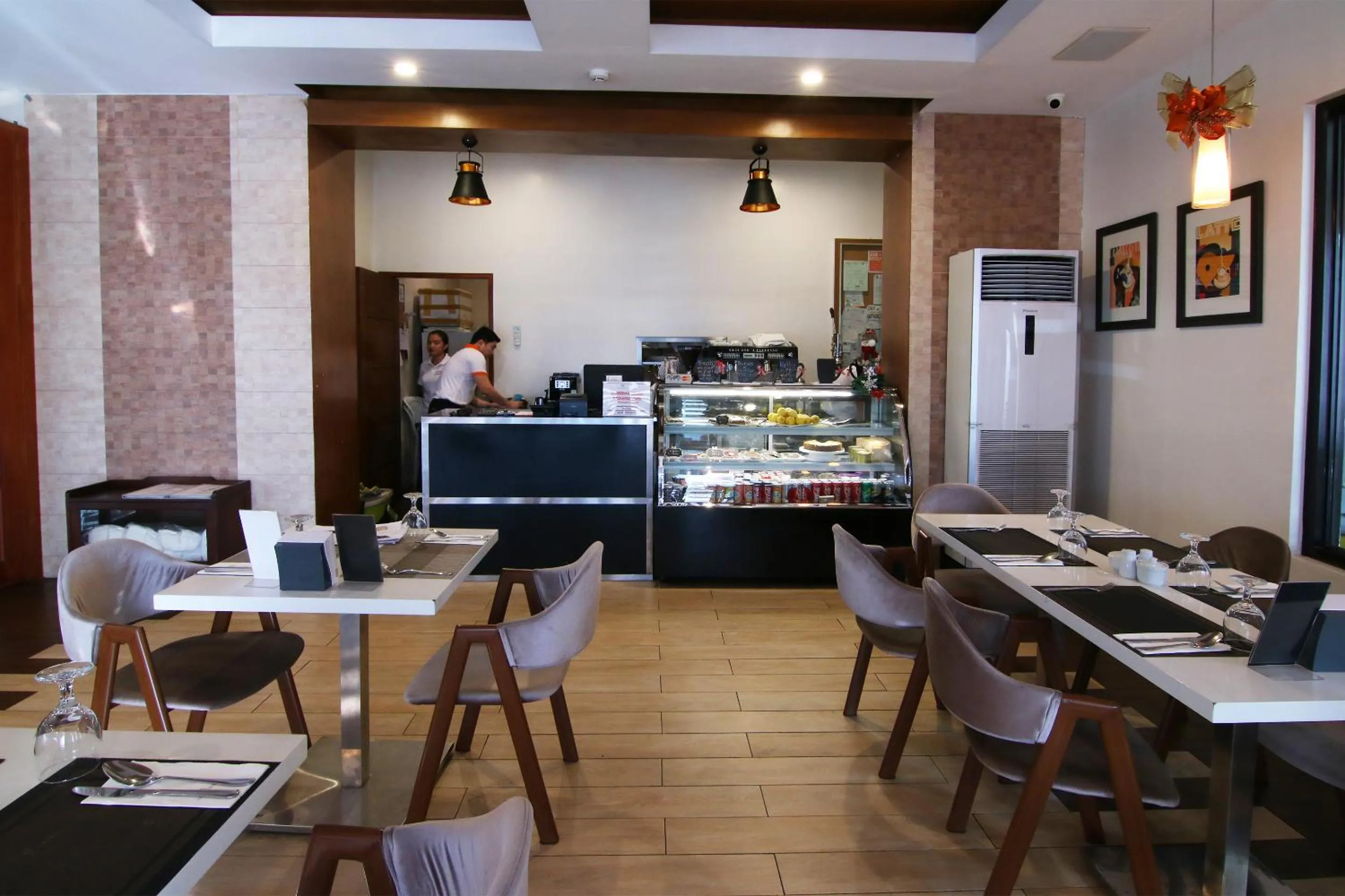 Restaurant/places to eat in Verjandel Hotel