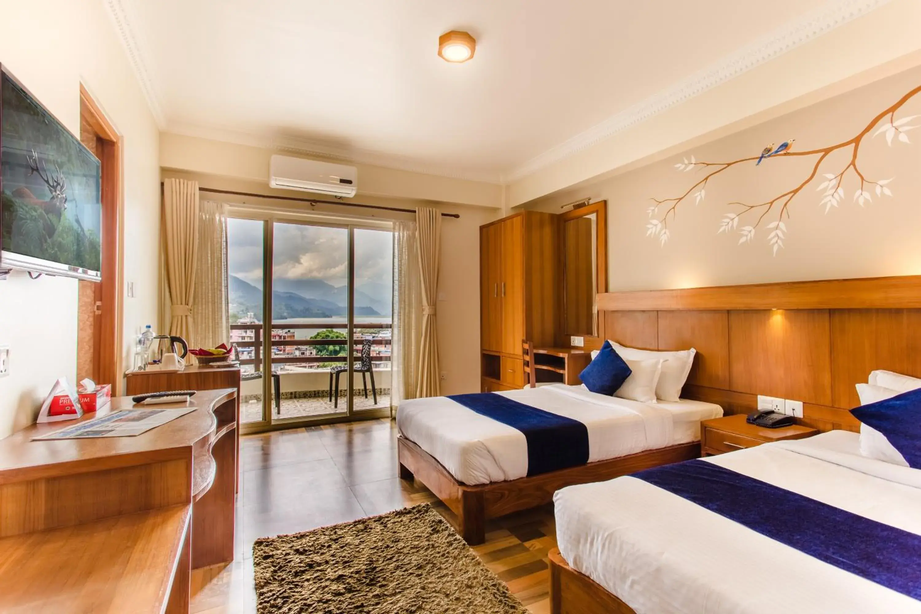 Lake view, Bed in Hotel White Pearl Lake view, Bed in Hotel White Pearl