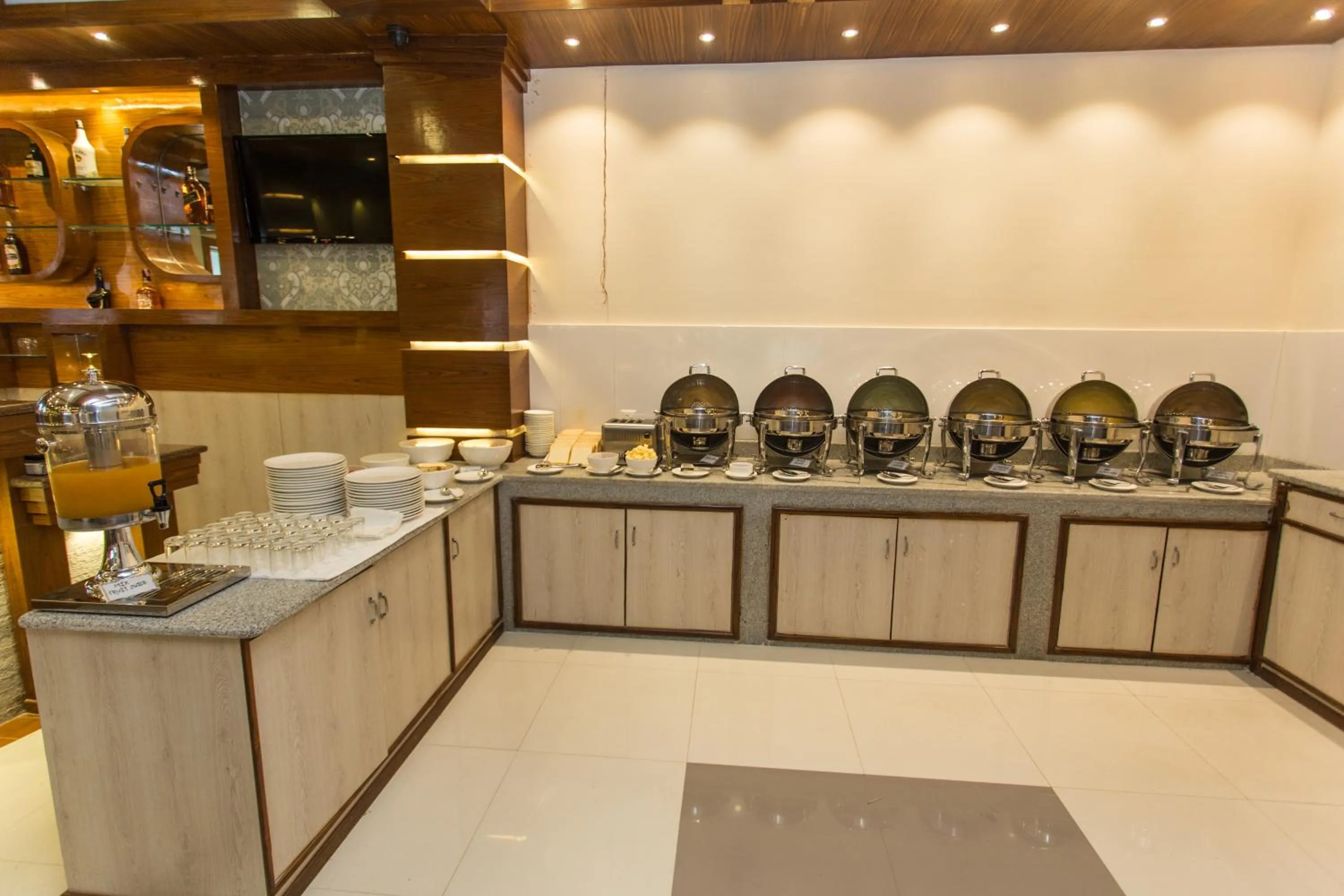 American breakfast in Hotel White Pearl