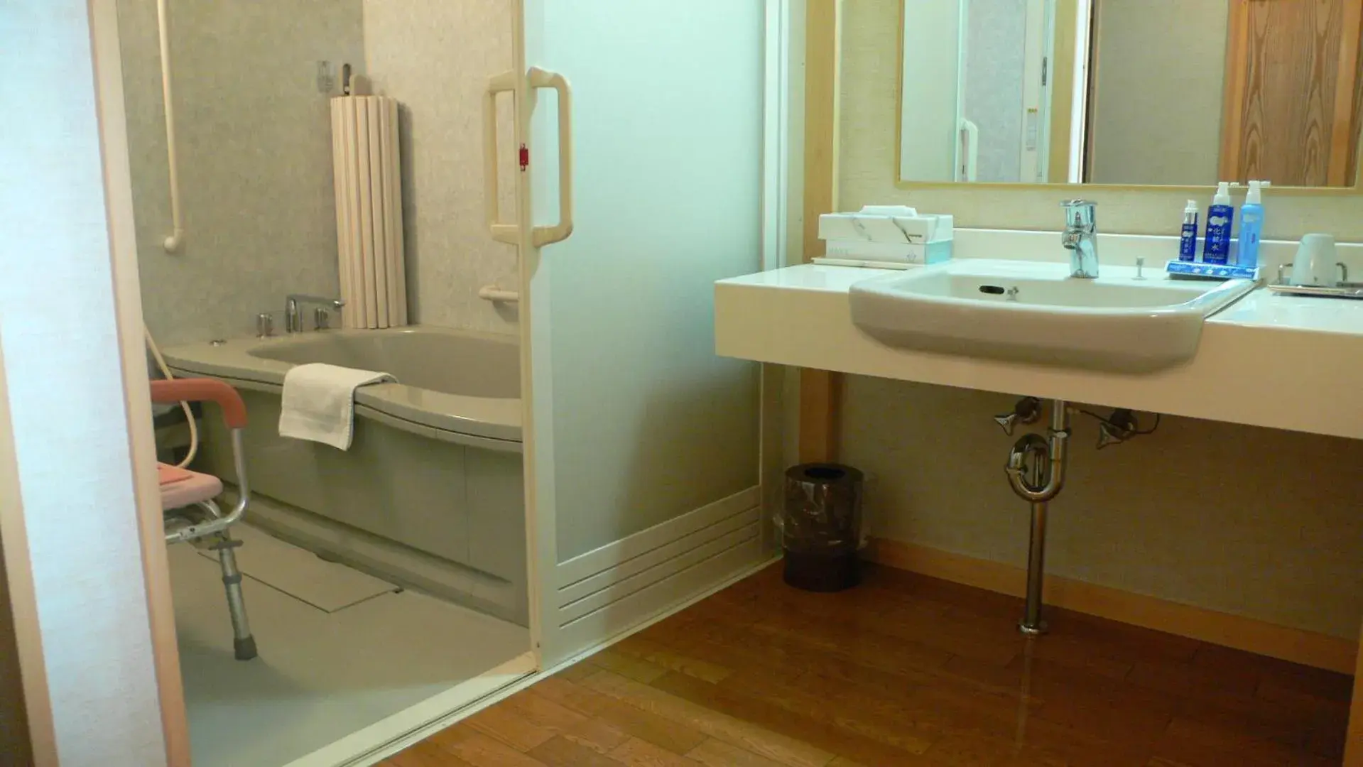 Twin Room - single occupancy - Disability Access in Oyado Sansui Twin Room - single occupancy - Disability Access in Oyado Sansui