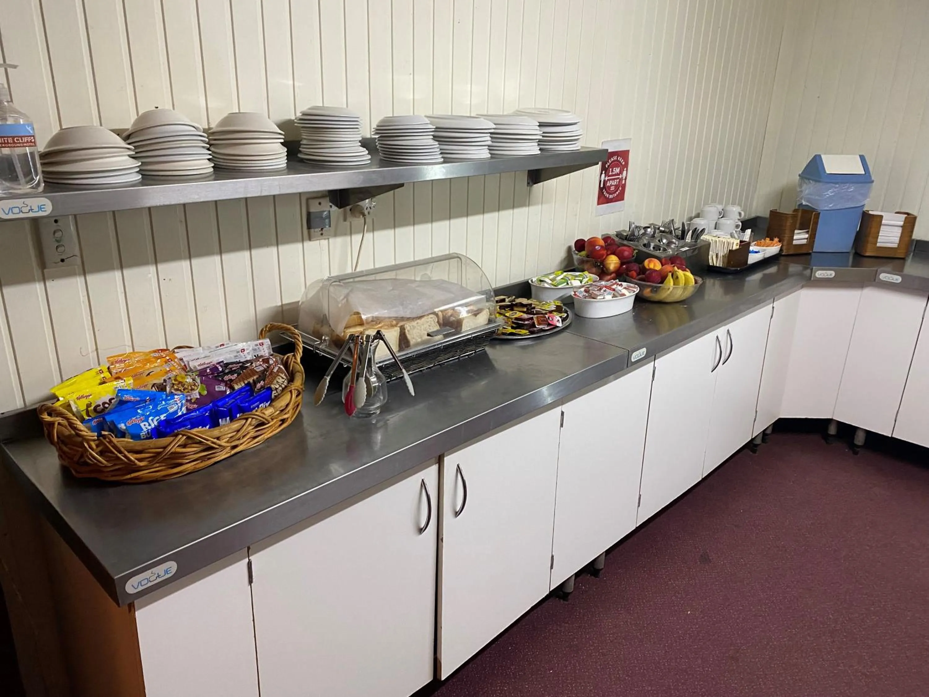 Food in White Cliffs Underground Motel