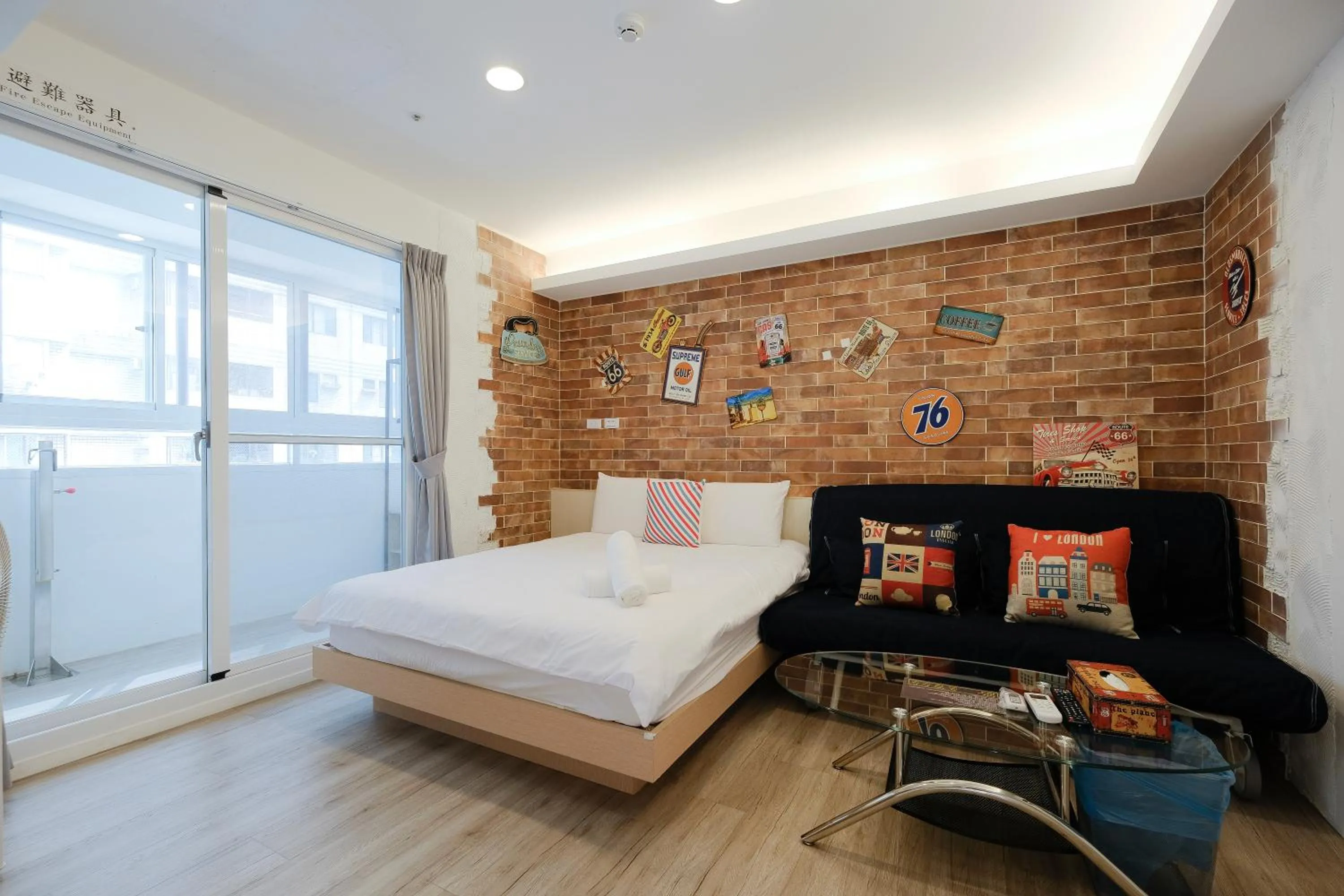 Bed in Color Fun inn