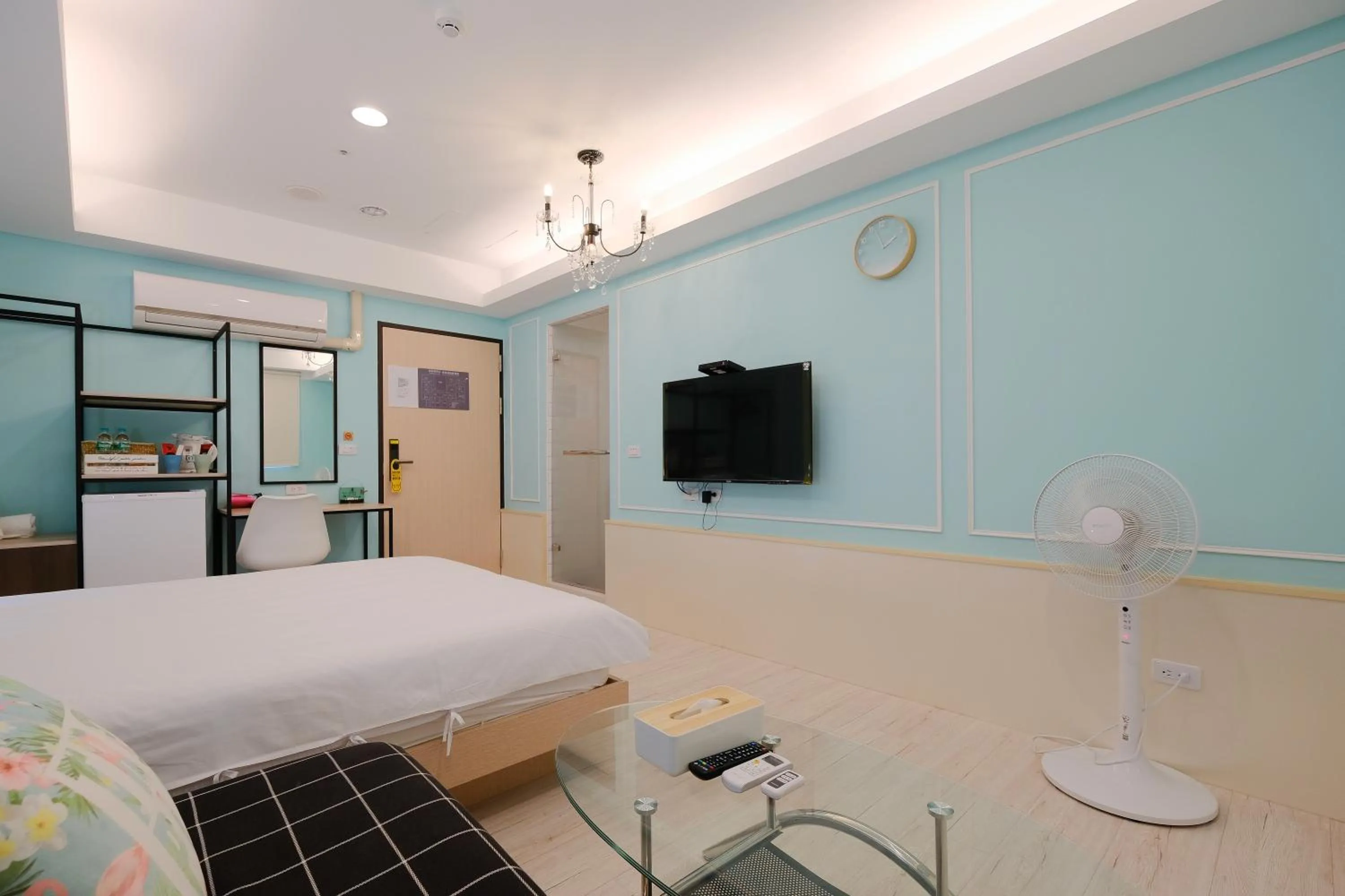 Bed in Color Fun inn