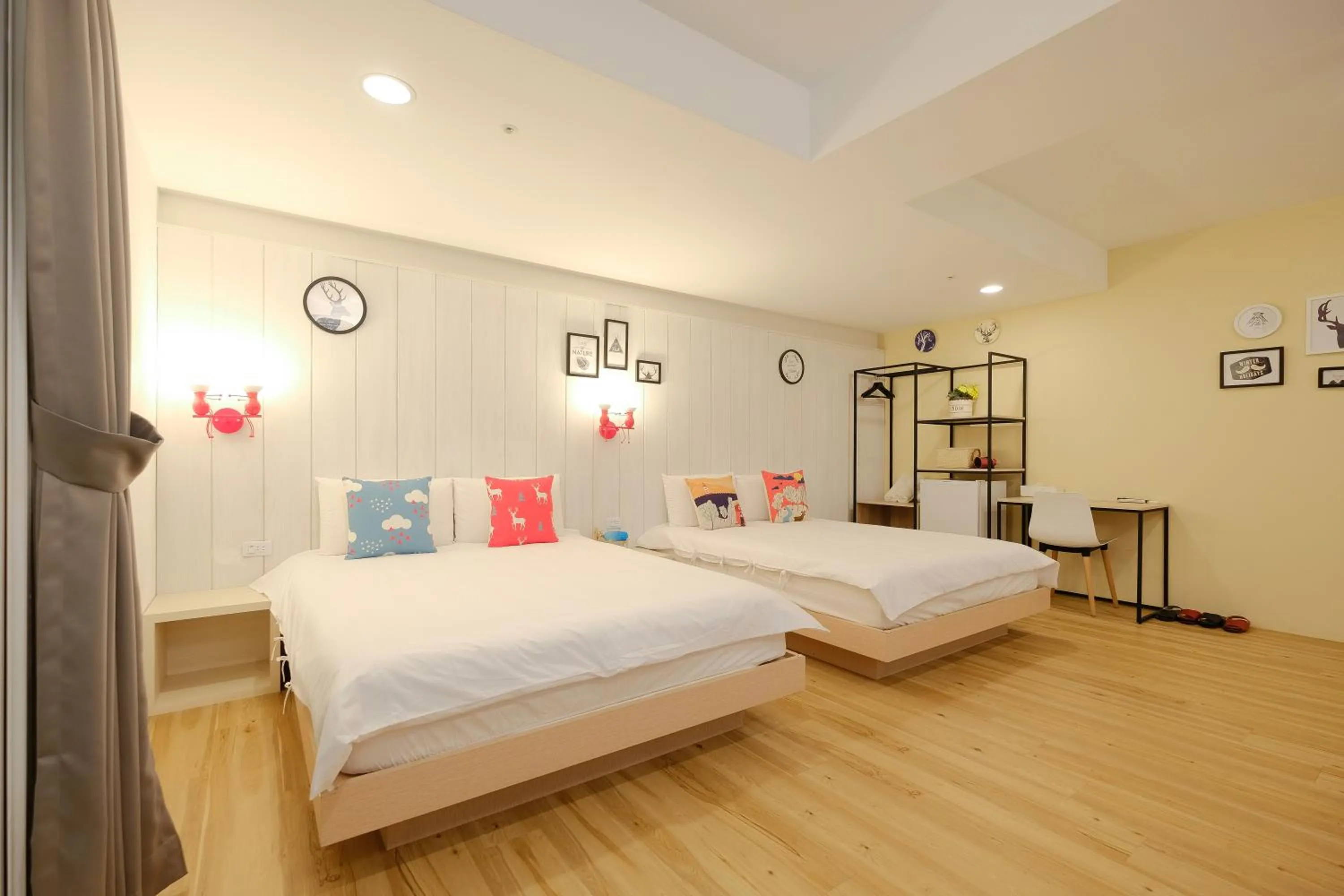 Bed in Color Fun inn