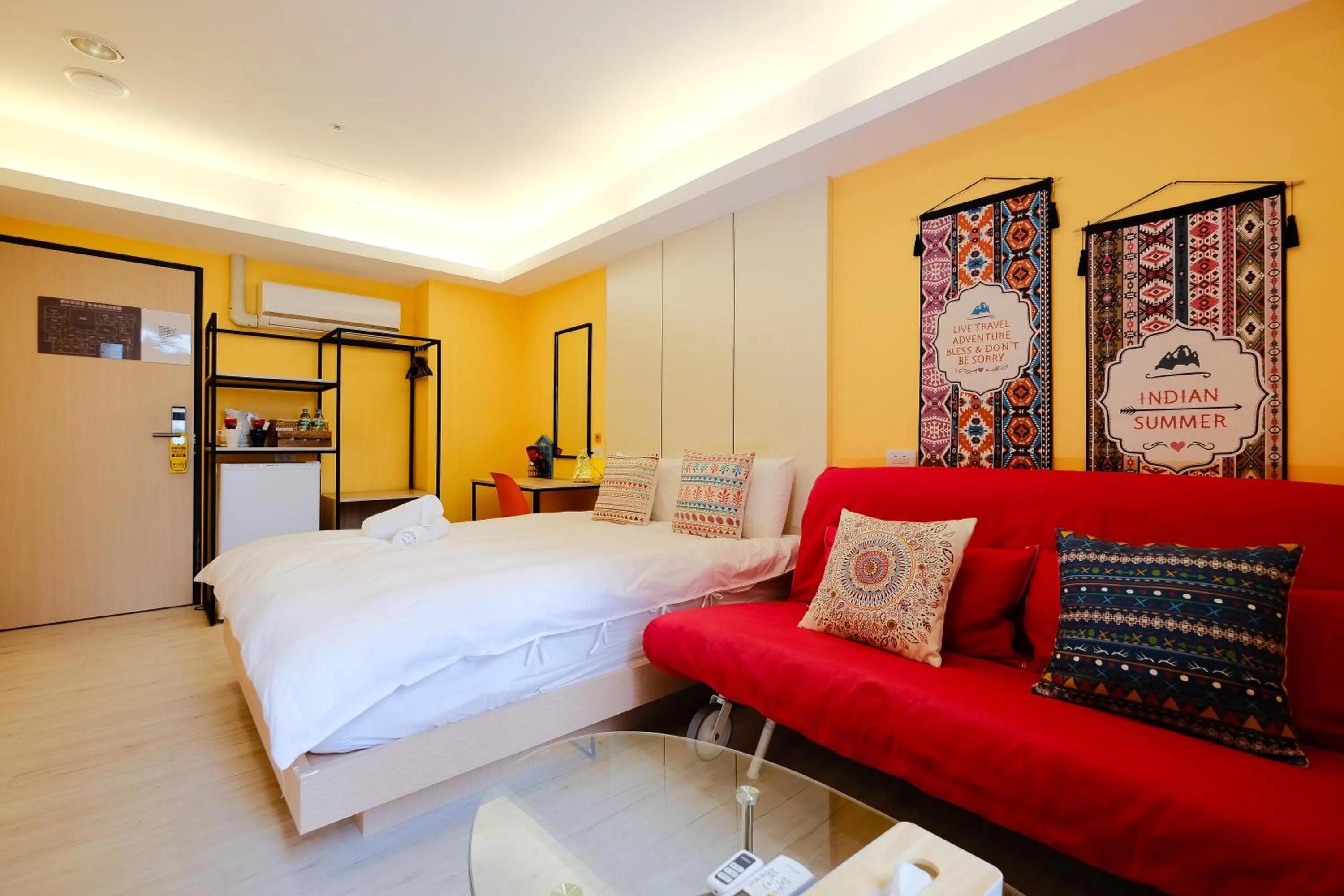 Bed in Color Fun inn