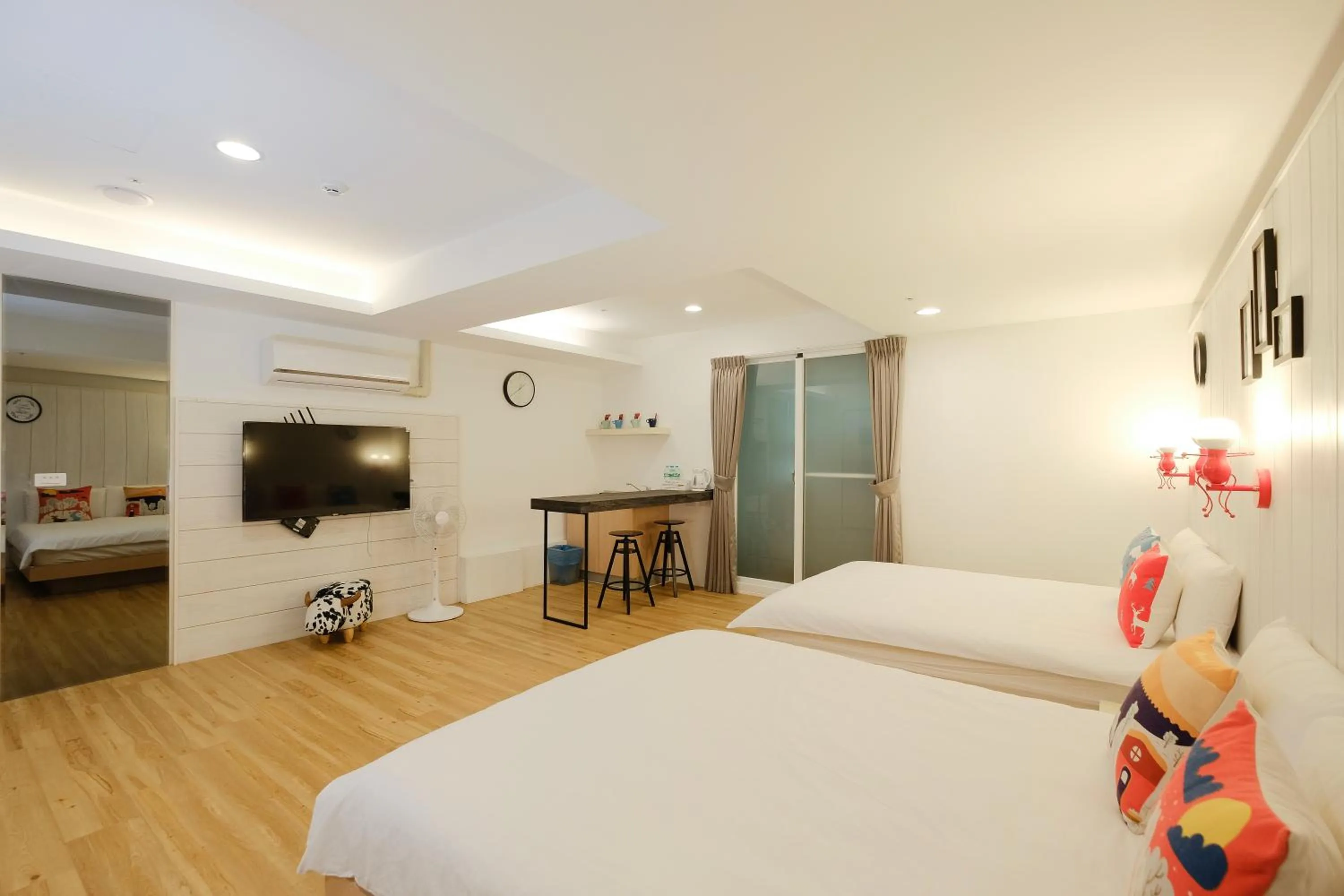 Bed in Color Fun inn