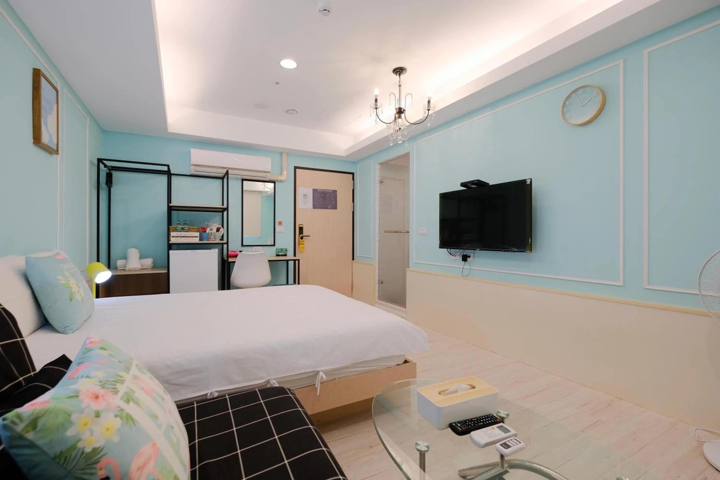 Bed in Color Fun inn