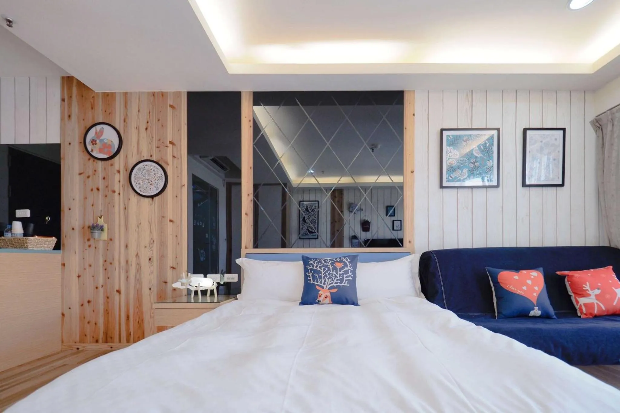 Bed in Color Fun inn