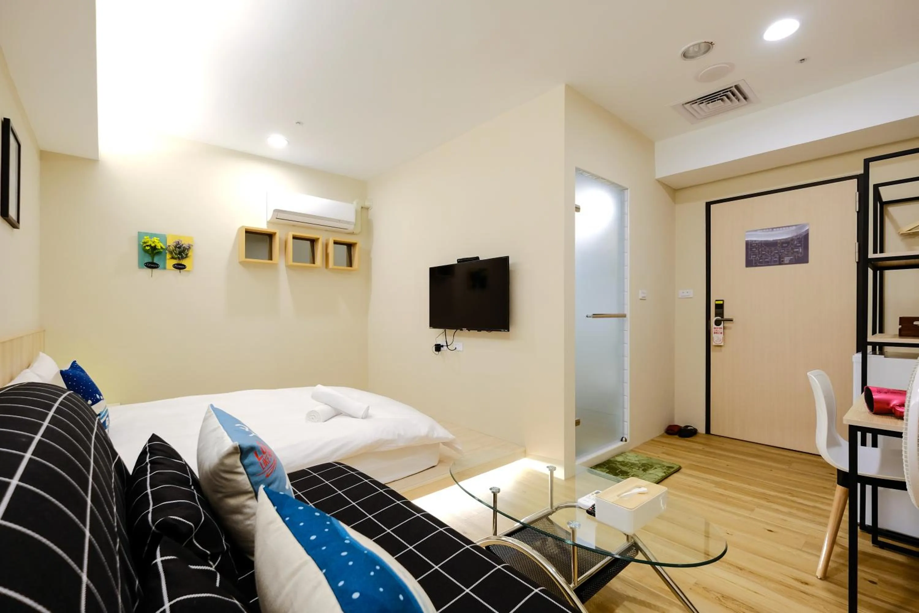 Bed in Color Fun inn