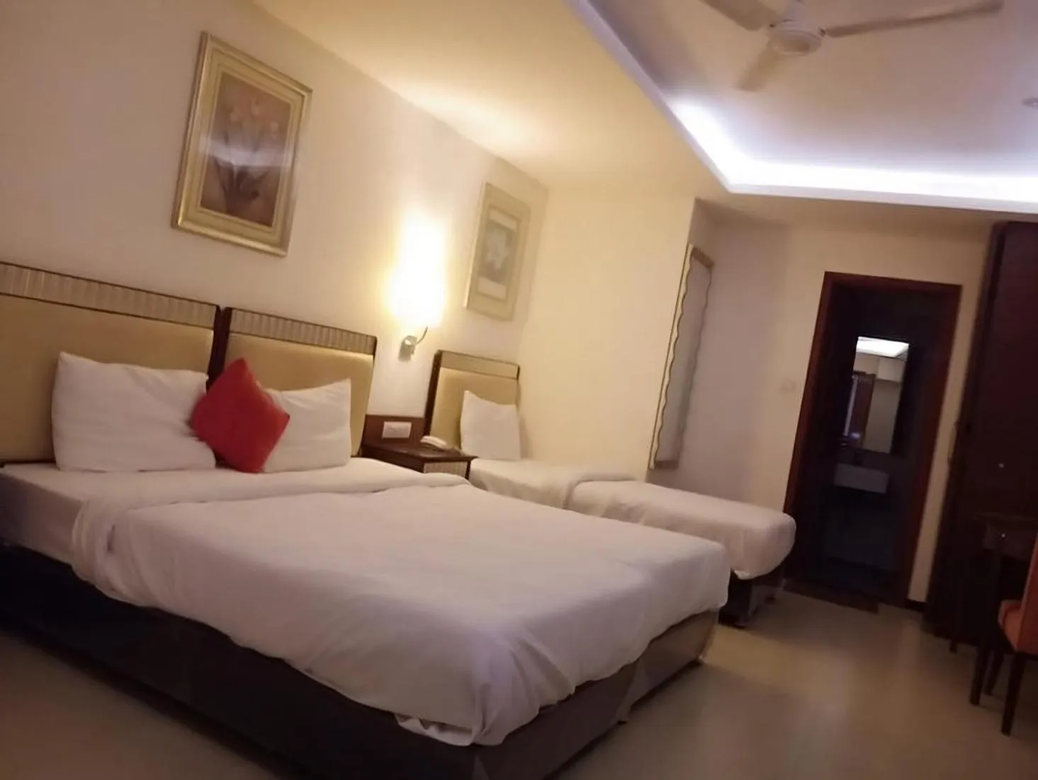 Photo of the whole room, Bed in Hotel Nandi