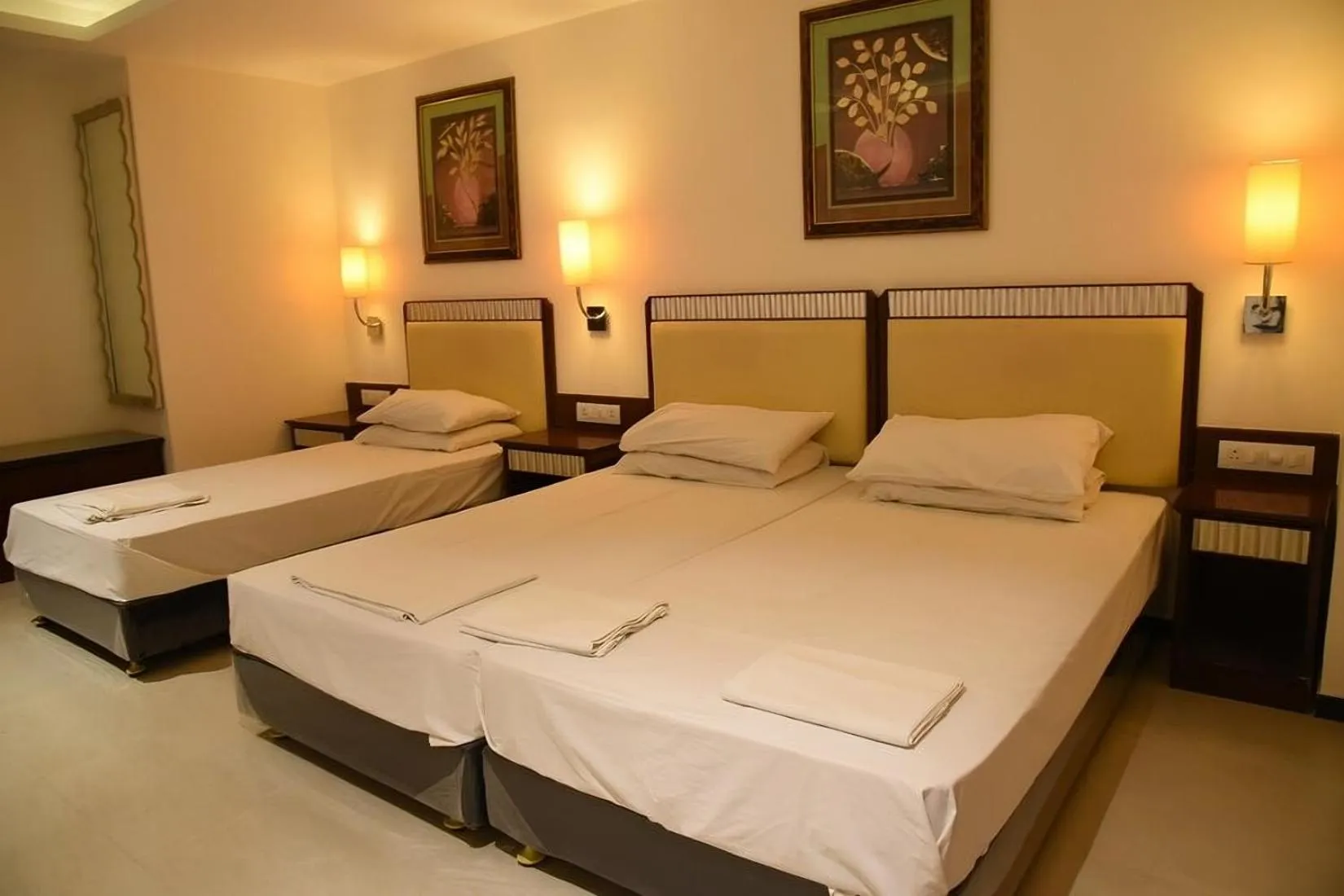 Bedroom, Bed in Hotel Nandi