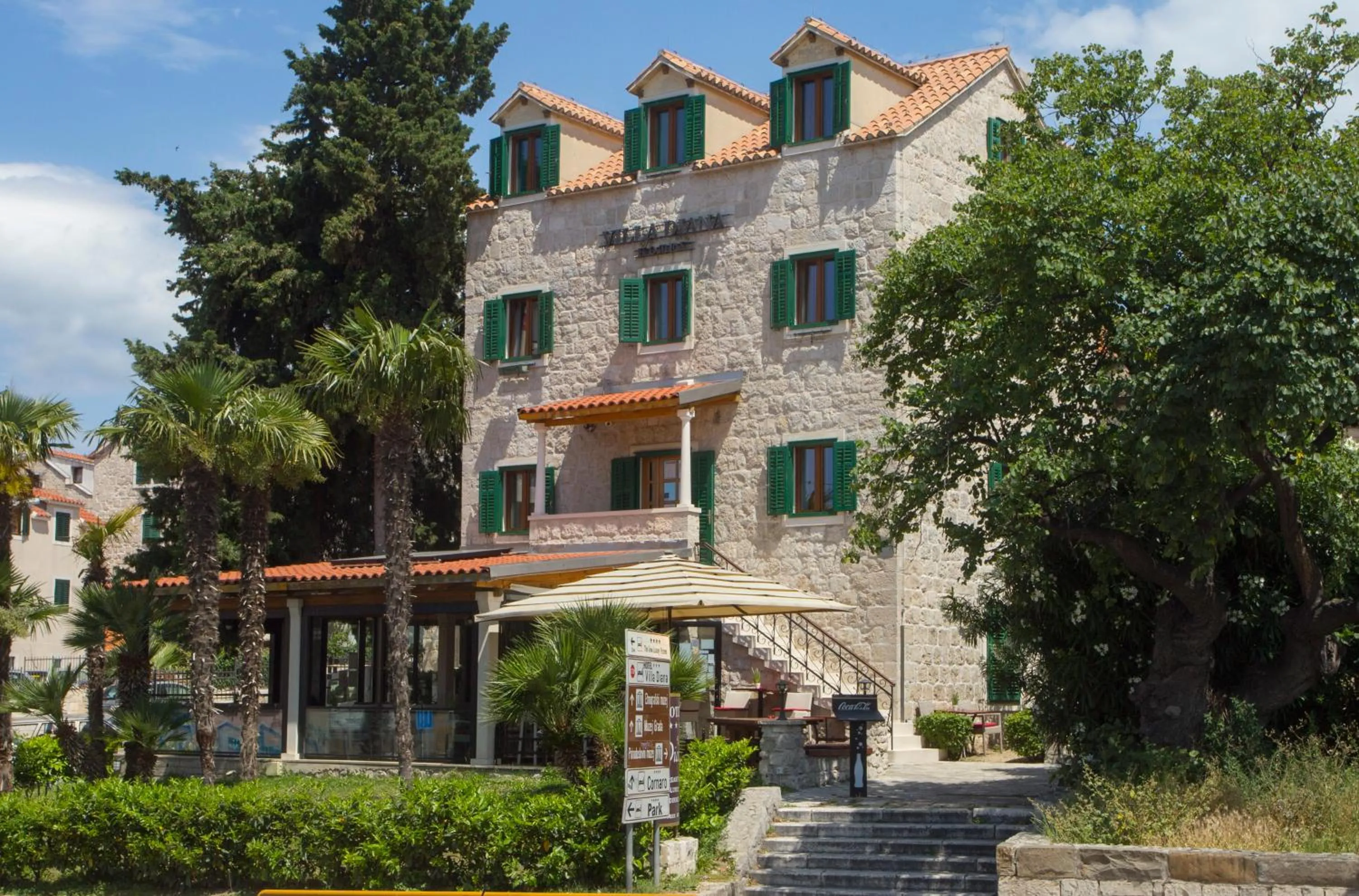 Property building in Hotel Villa Diana