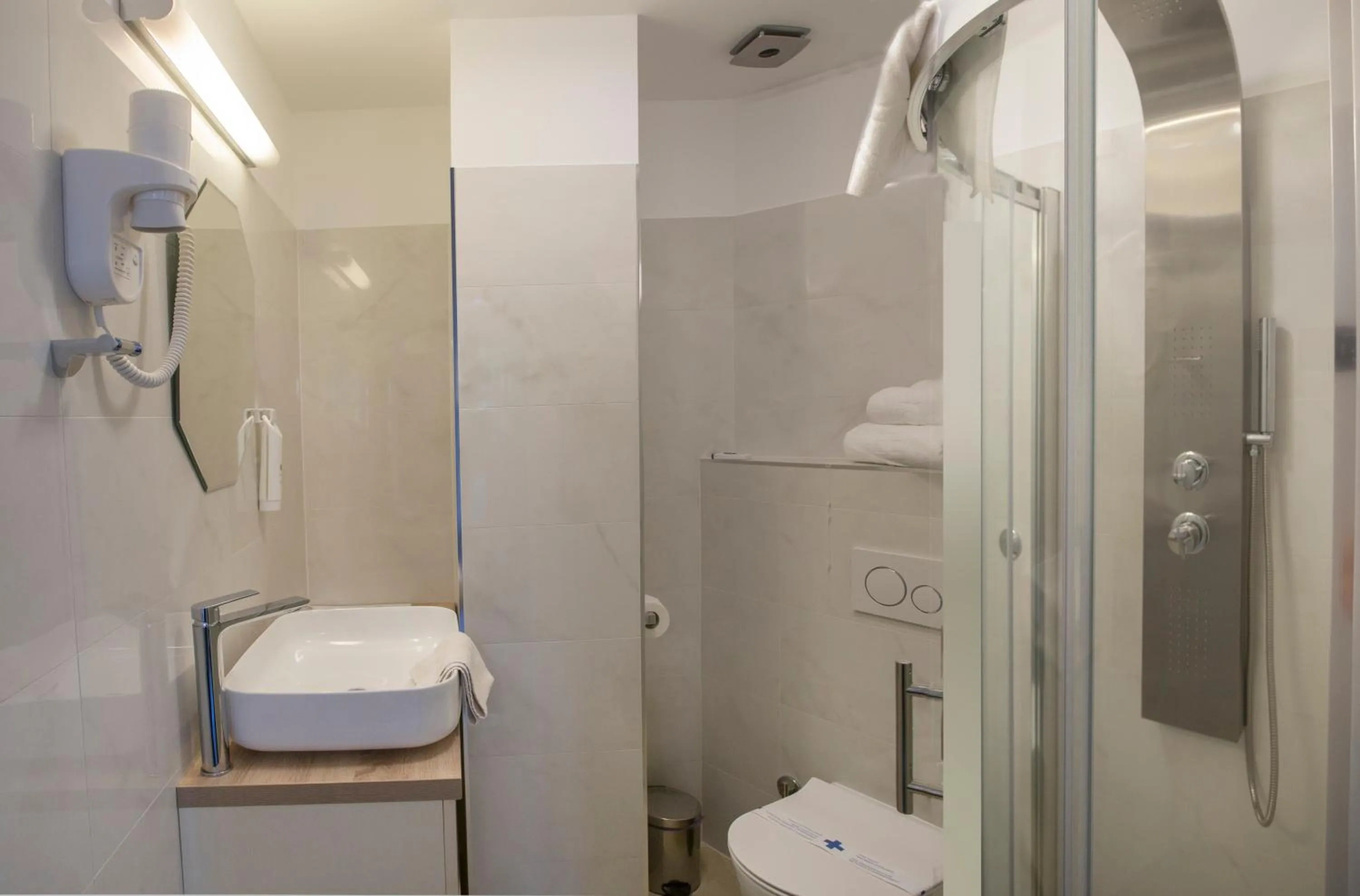 Shower in Hotel Villa Diana