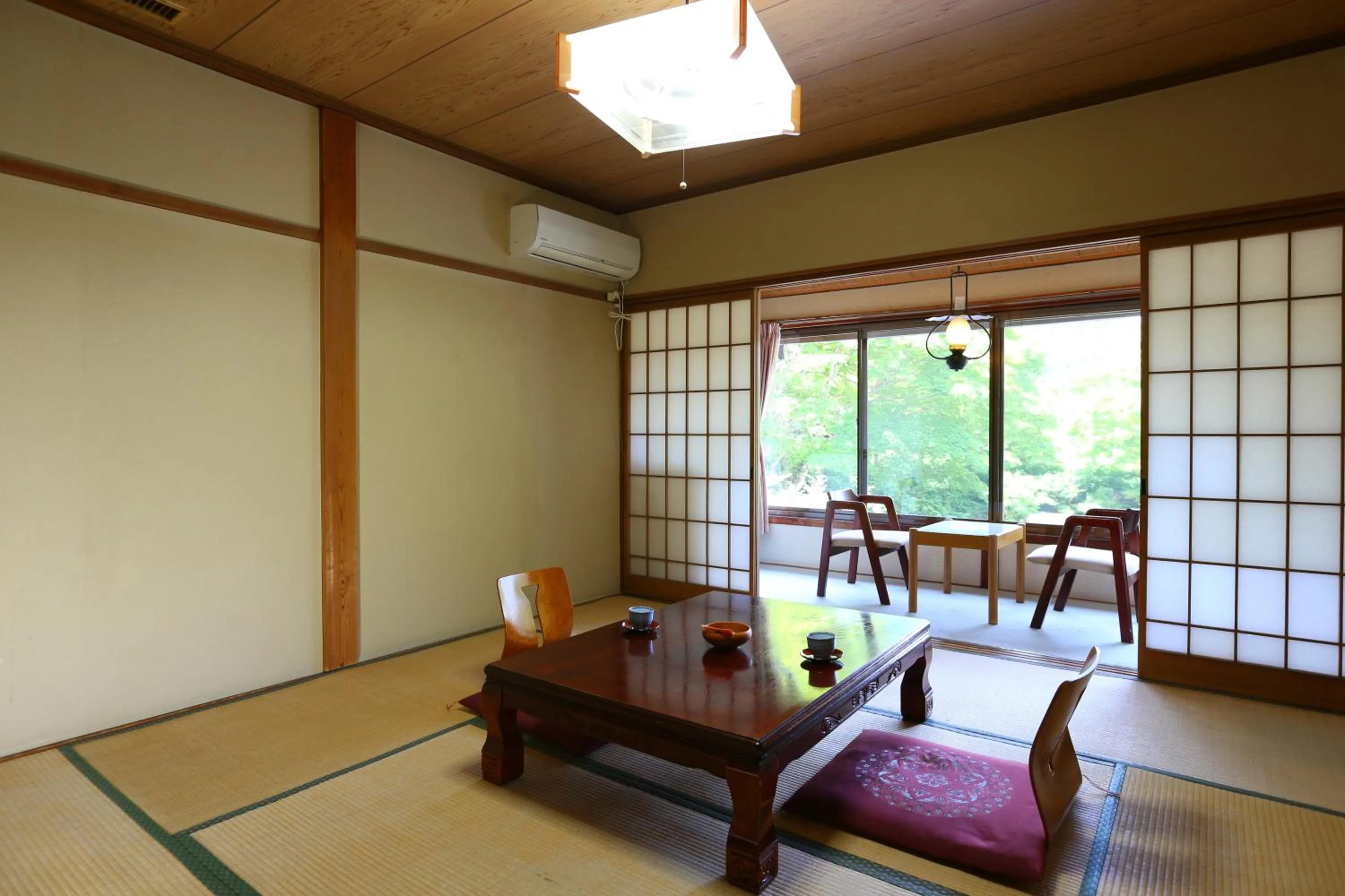 Photo of the whole room in Nukumorino-yado Komanoyu