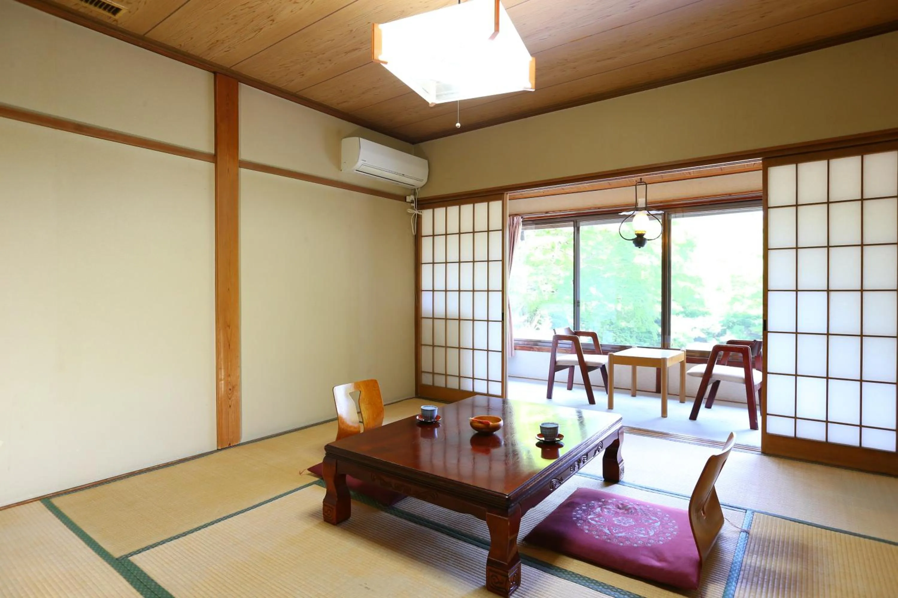Photo of the whole room in Nukumorino-yado Komanoyu