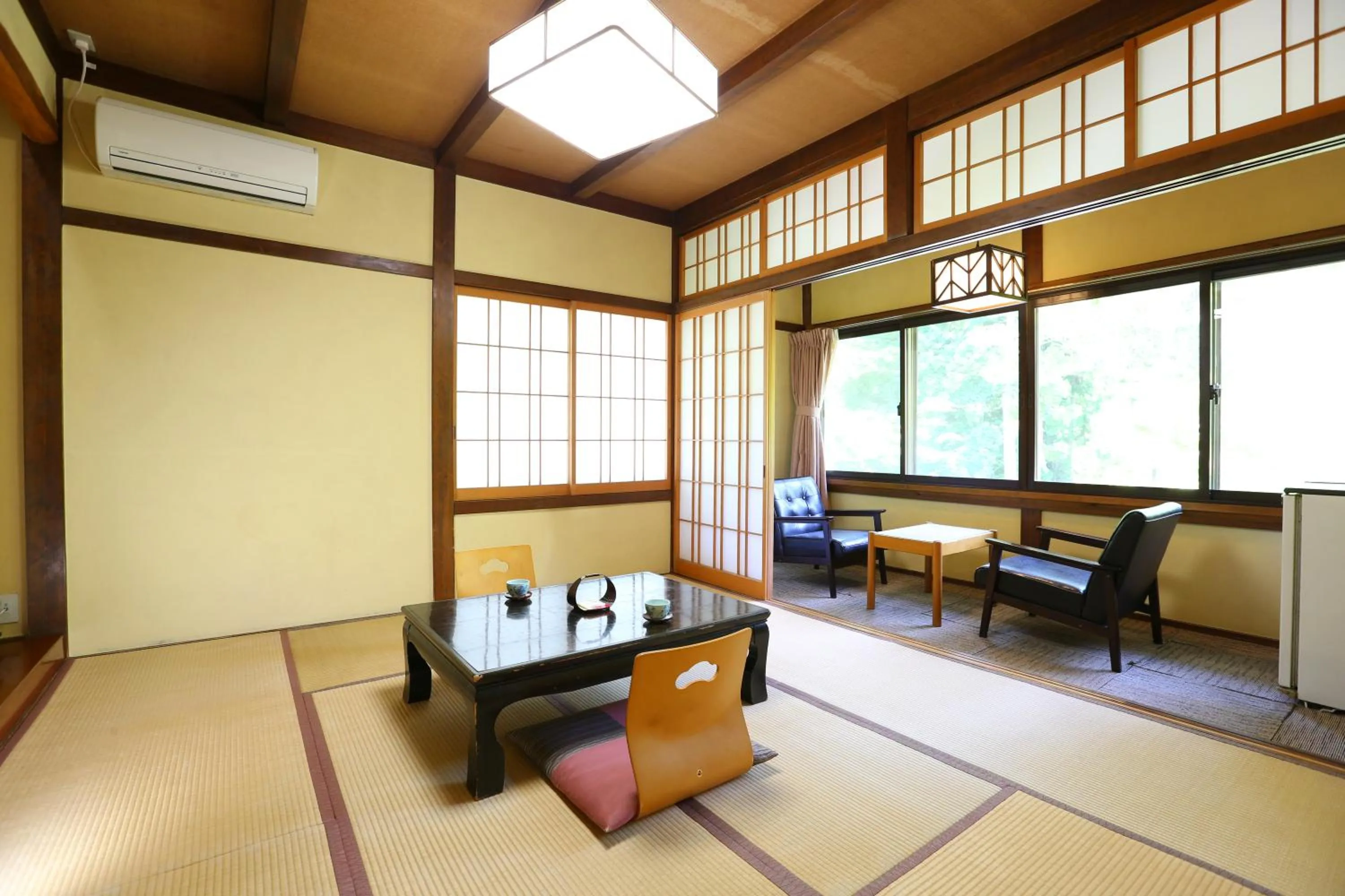 Photo of the whole room in Nukumorino-yado Komanoyu
