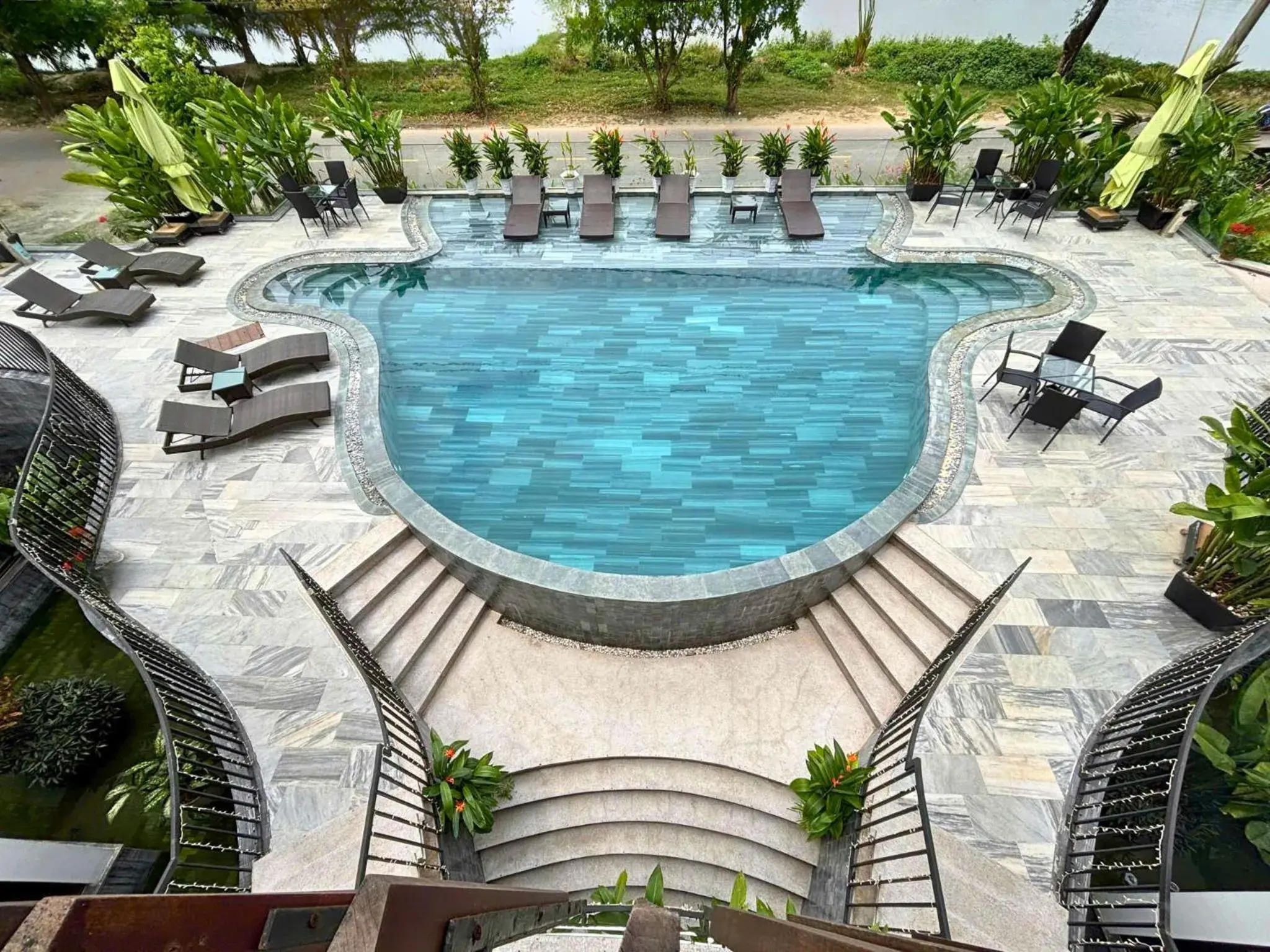 Swimming pool in Elites Riverside Hotel & Spa Hoi An Swimming pool in Elites Riverside Hotel & Spa Hoi An