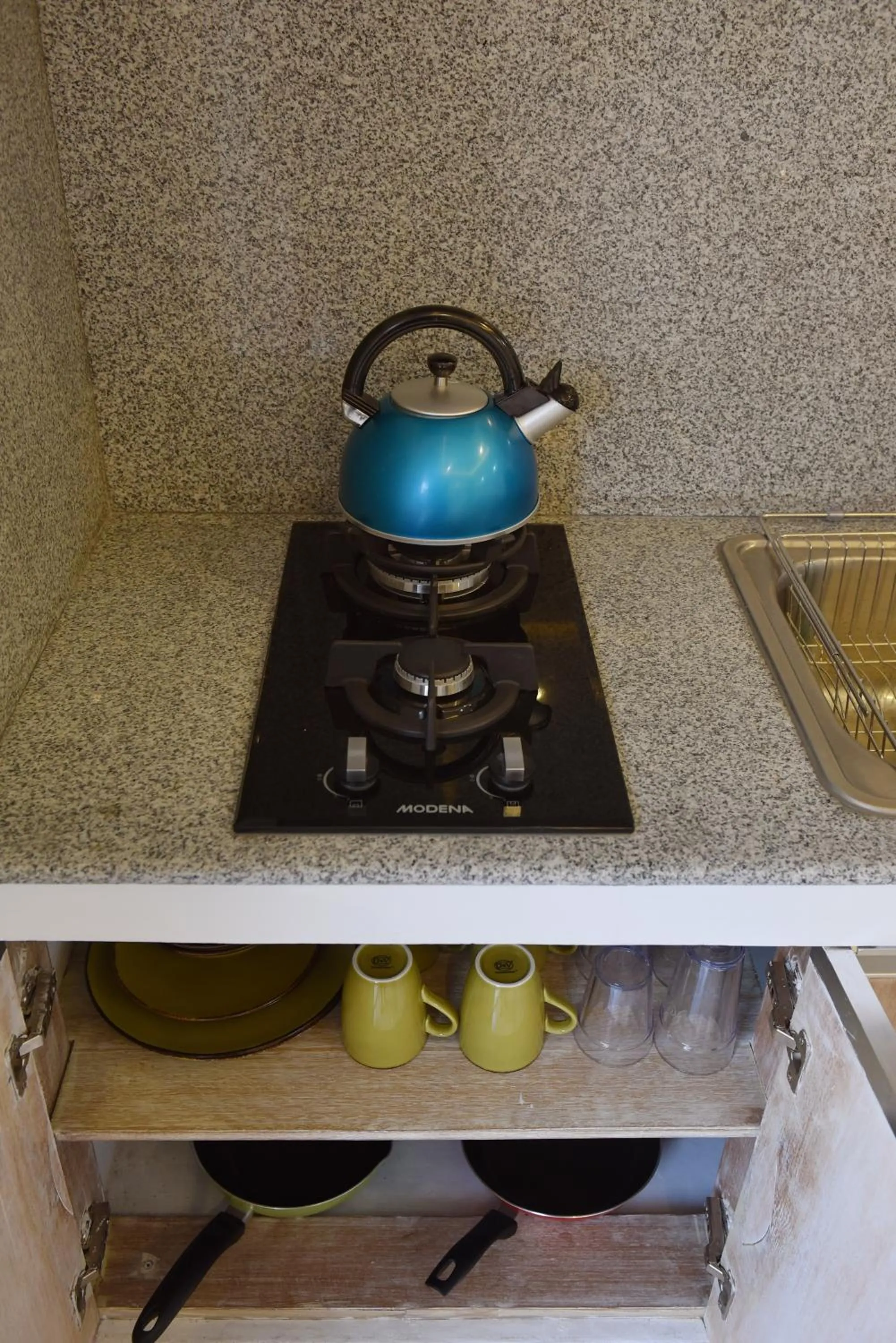 Coffee/tea facilities in Green Studio Apartment Sanur