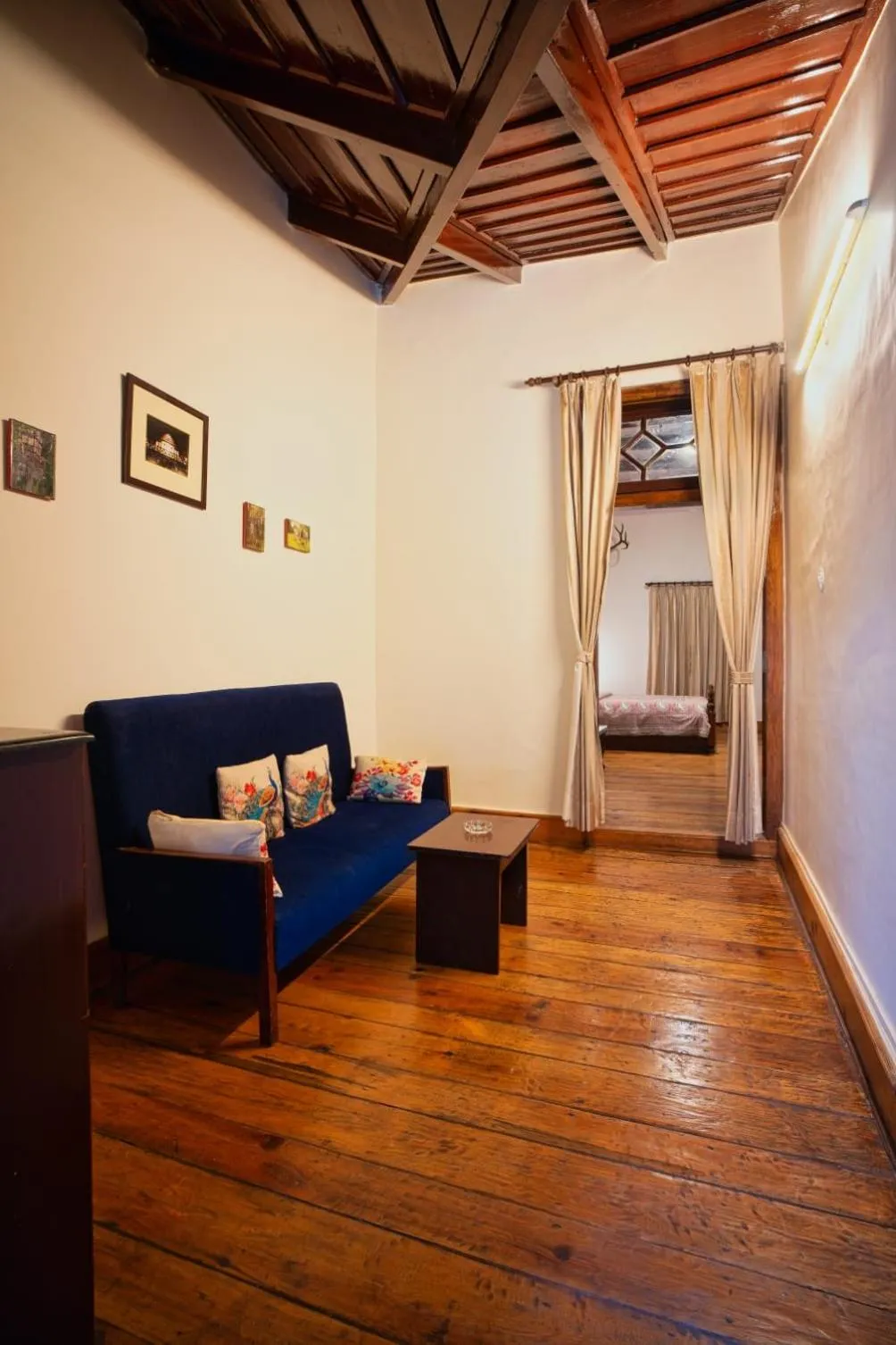 Seating area, Bed in The Hive Cottage By Royal Collection Hotels