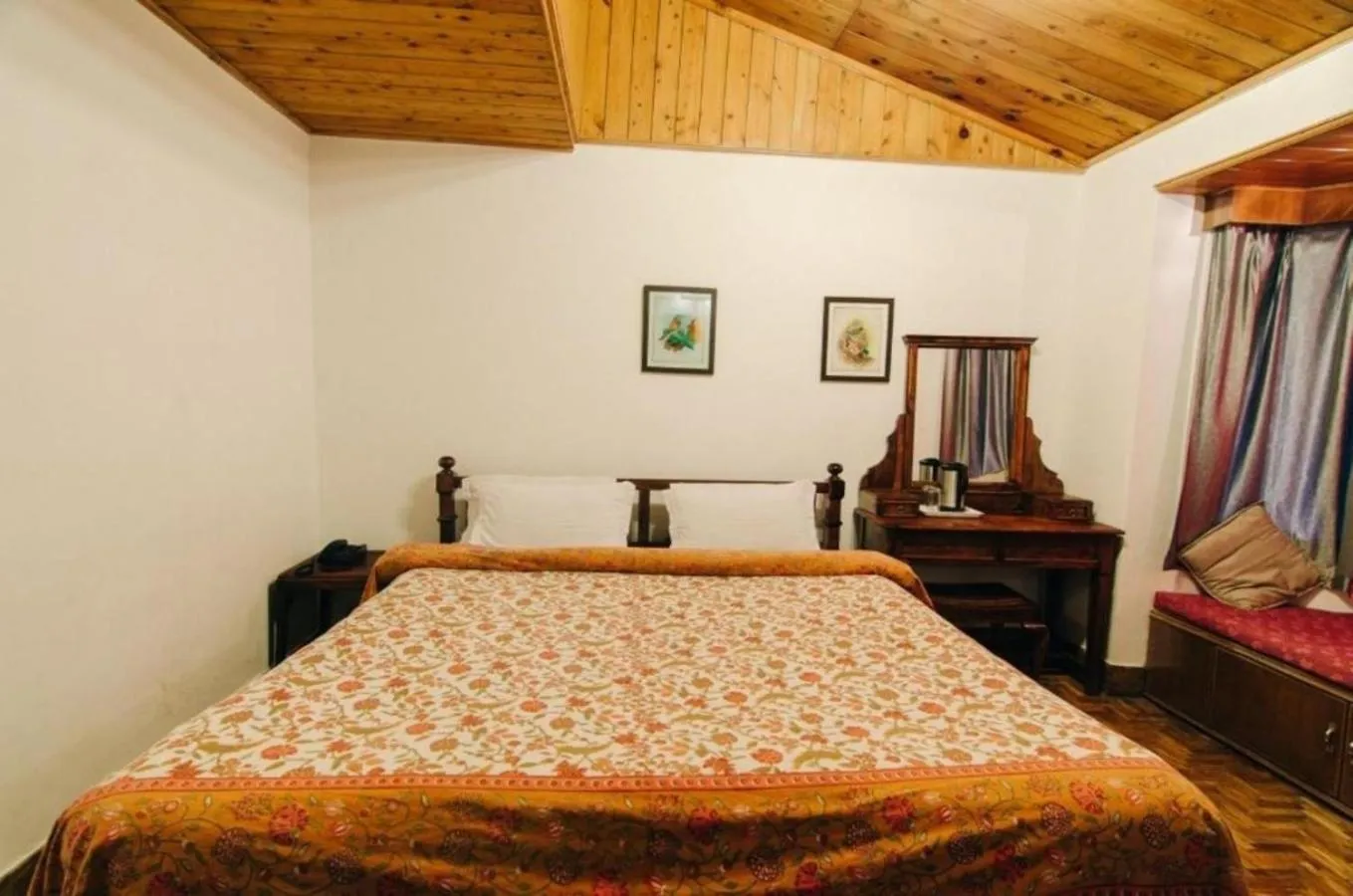Photo of the whole room, Bed in The Hive Cottage By Royal Collection Hotels