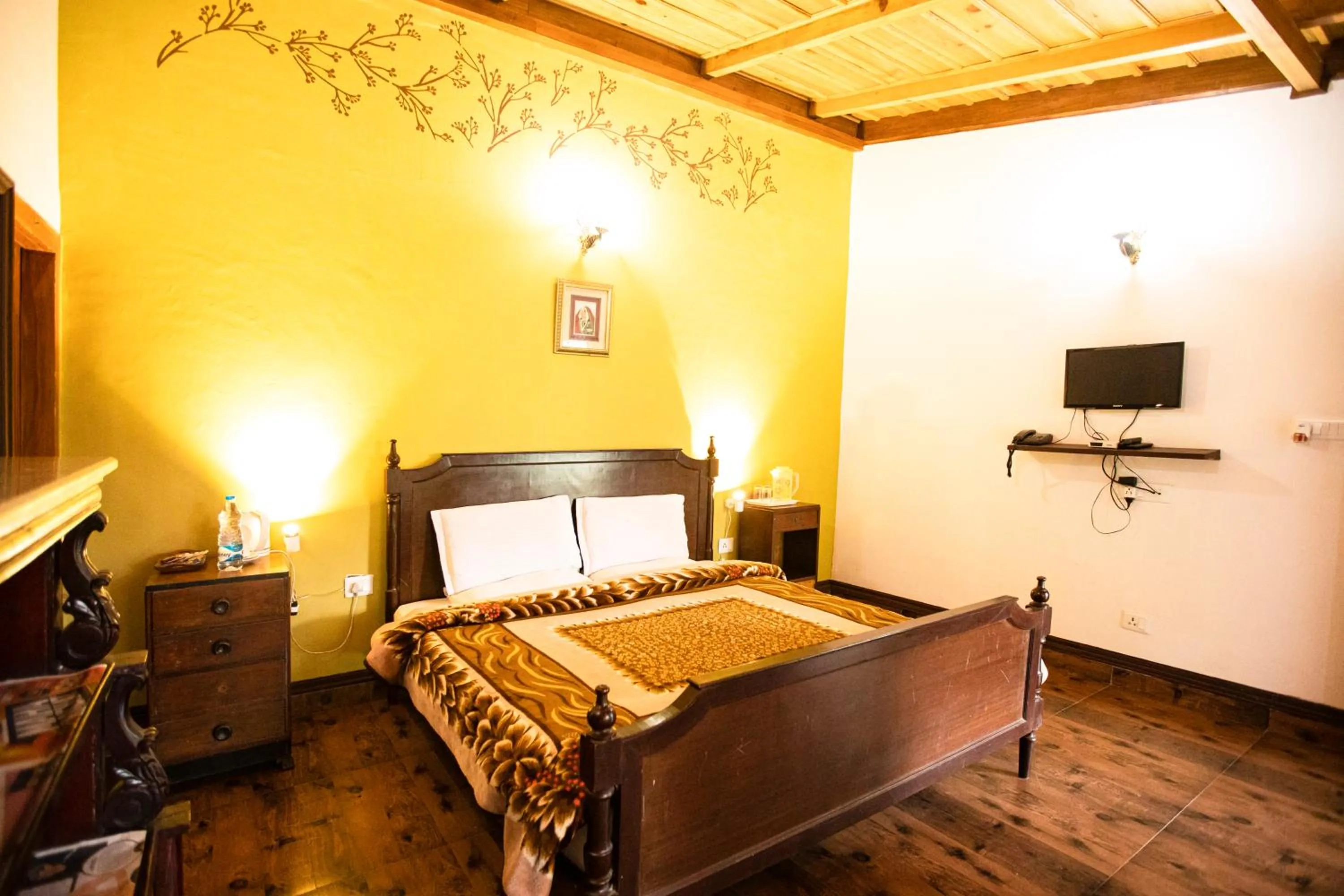 Photo of the whole room, Bed in The Hive Cottage By Royal Collection Hotels