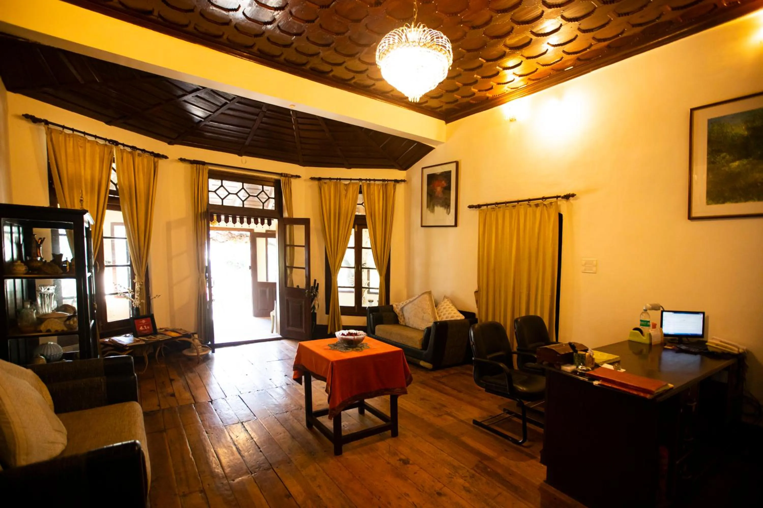 Lobby or reception in The Hive Cottage By Royal Collection Hotels