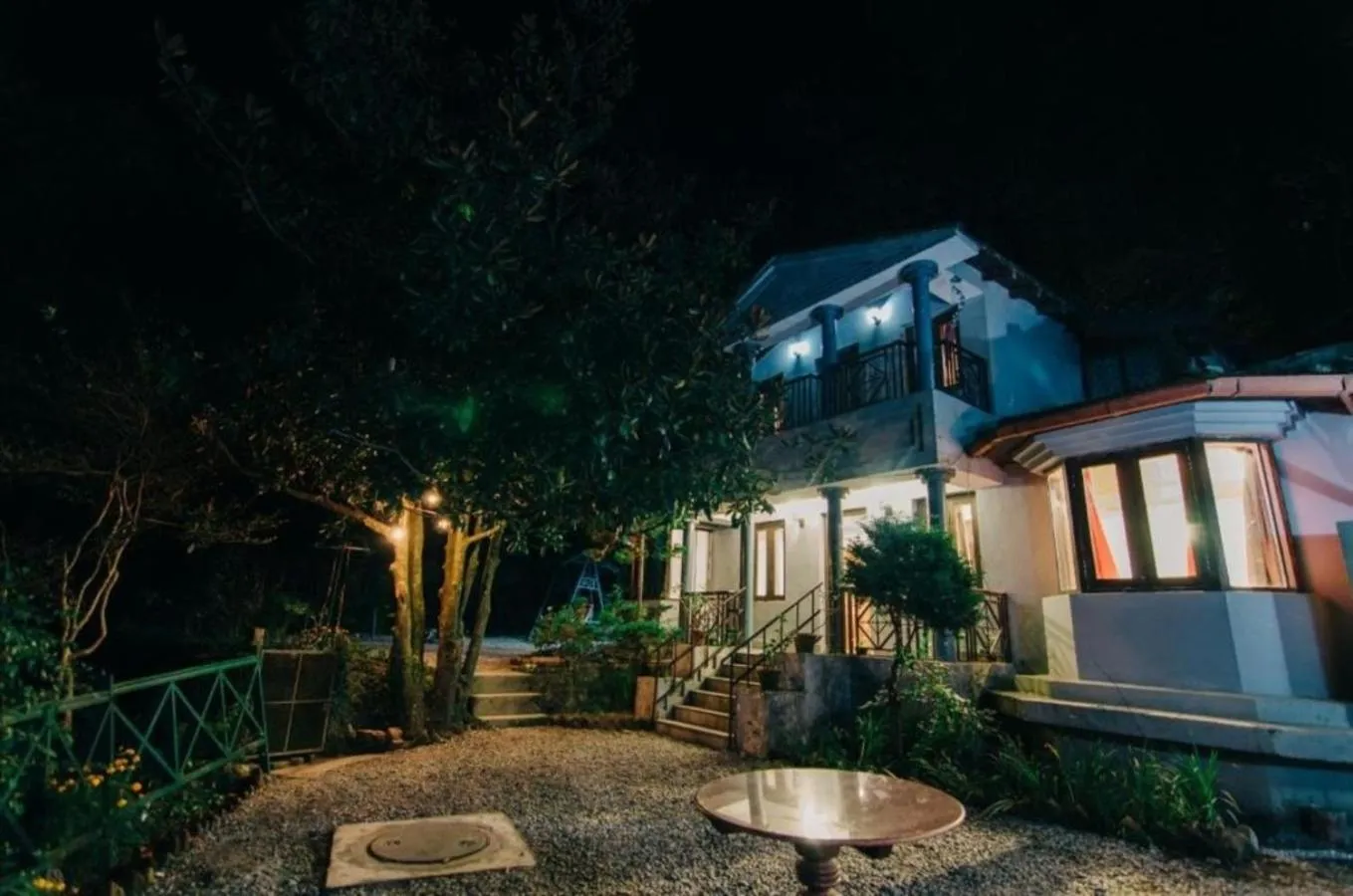 Garden view in The Hive Cottage By Royal Collection Hotels