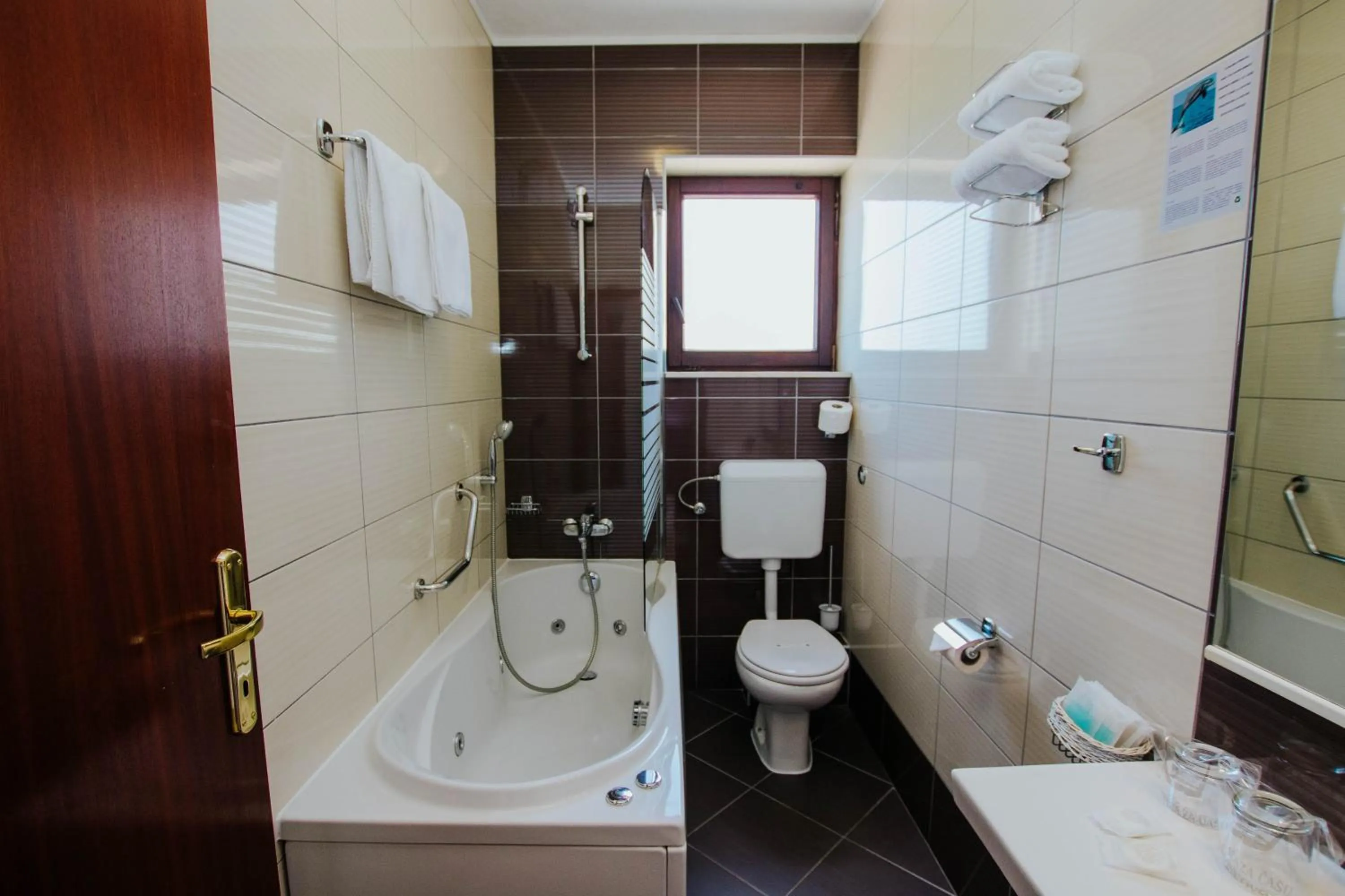 Toilet in Hotel Vila Tina