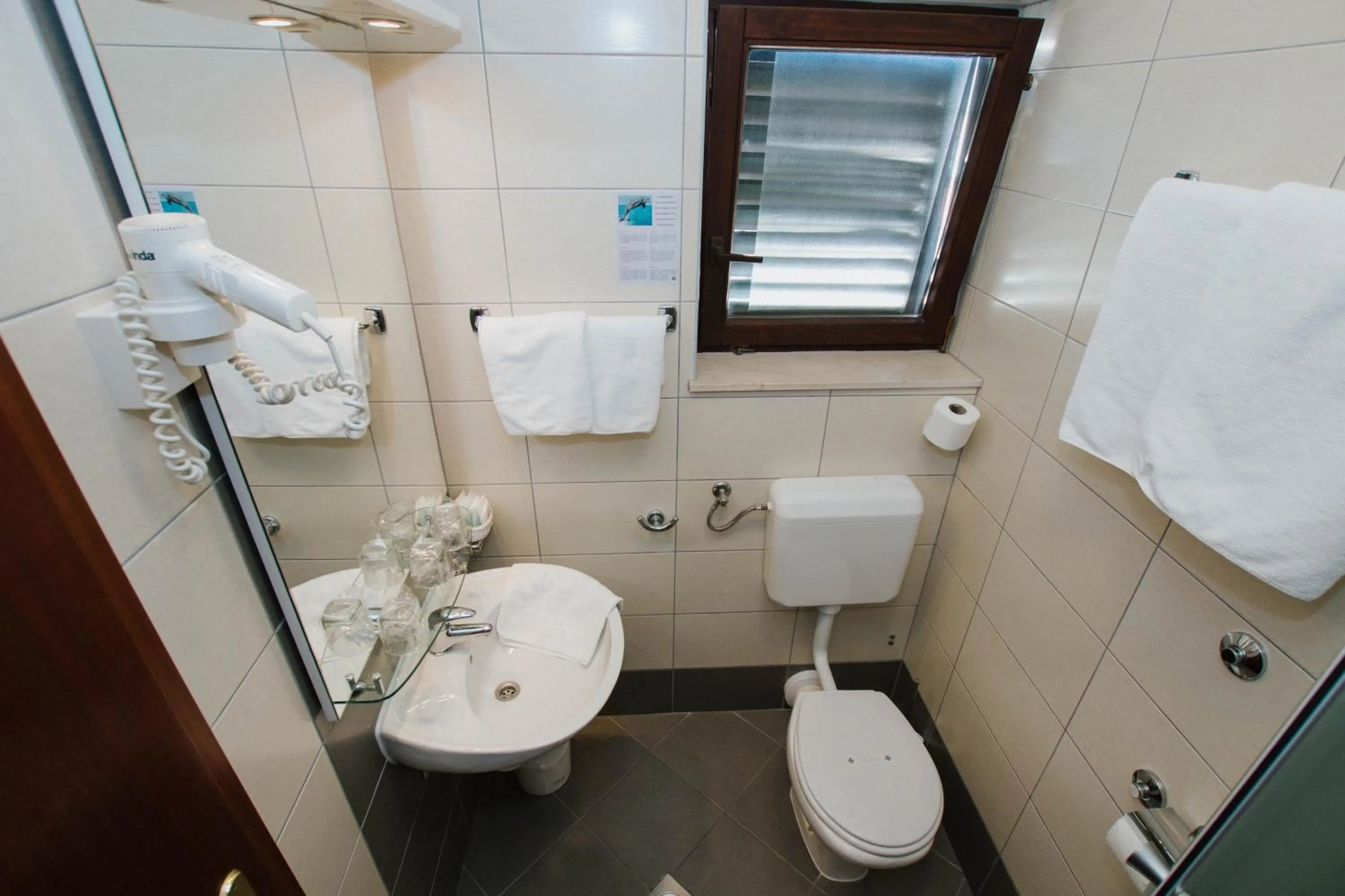 Shower in Hotel Vila Tina