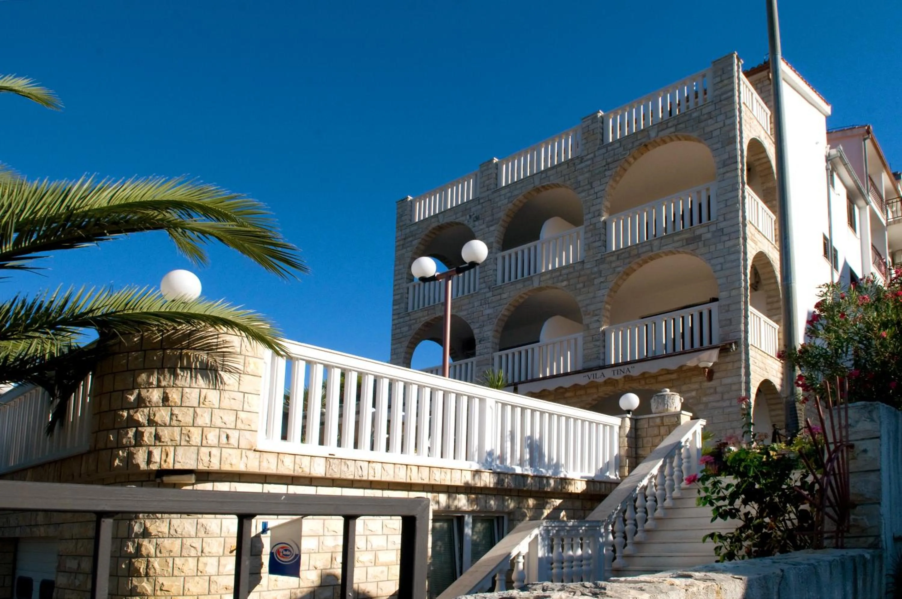 Facade/entrance in Hotel Vila Tina