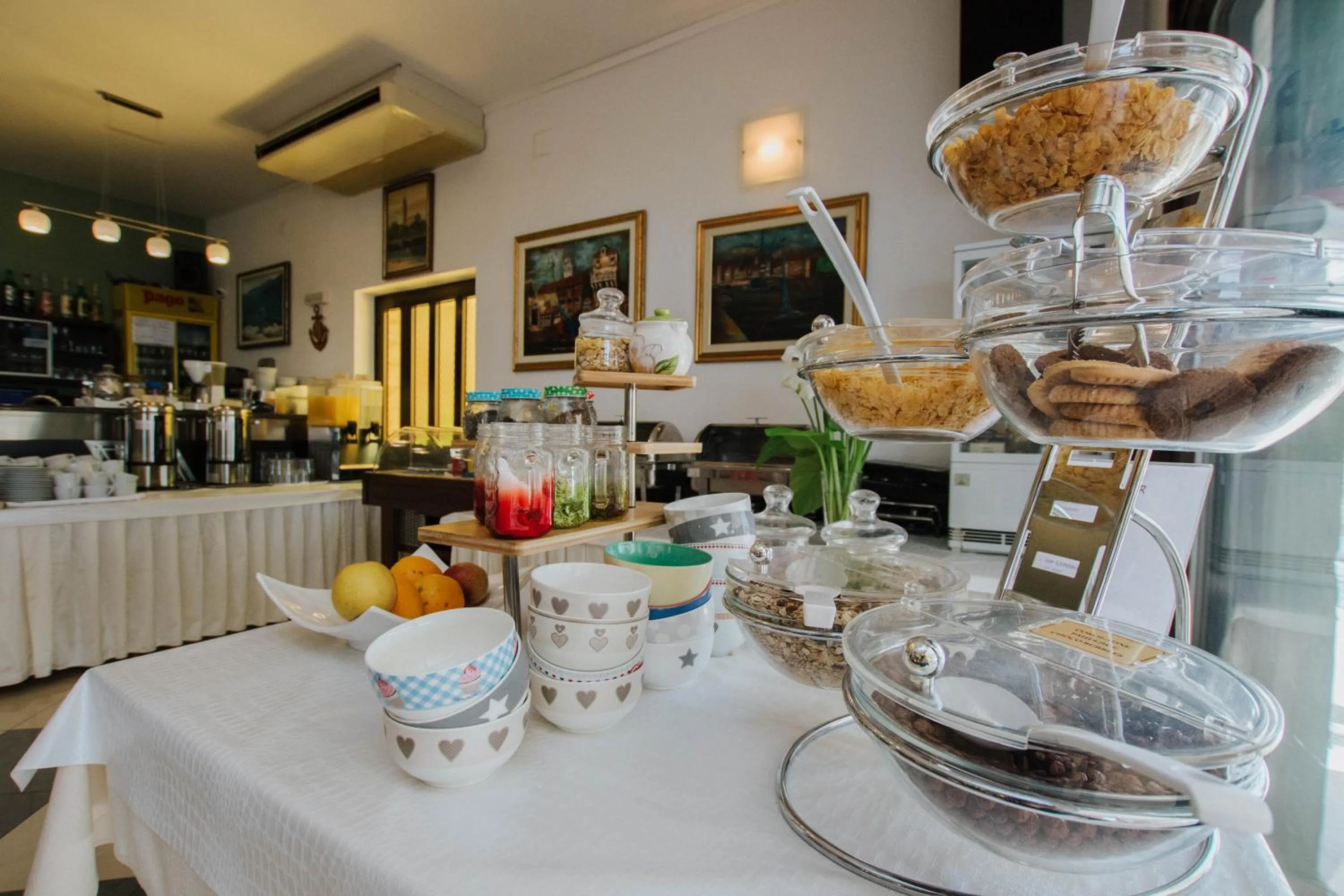 Restaurant/places to eat in Hotel Vila Tina