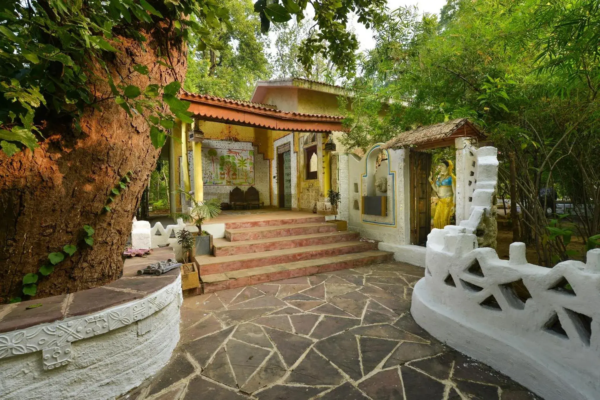 Facade/entrance in Syna Tiger Resort Bandhavgarh Facade/entrance in Syna Tiger Resort Bandhavgarh