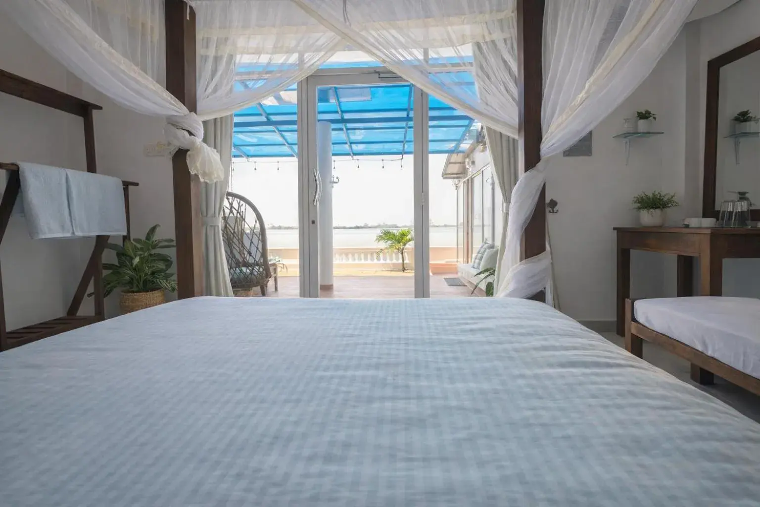 View (from property/room), Bed in Dinuda Lagoon Hotel View (from property/room), Bed in Dinuda Lagoon Hotel