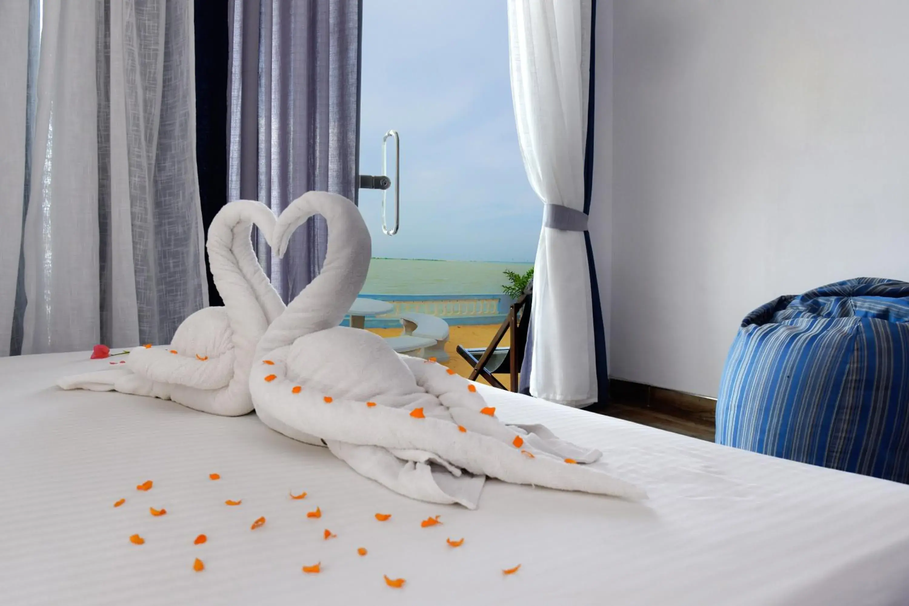 Bed in Dinuda Resort Bed in Dinuda Resort