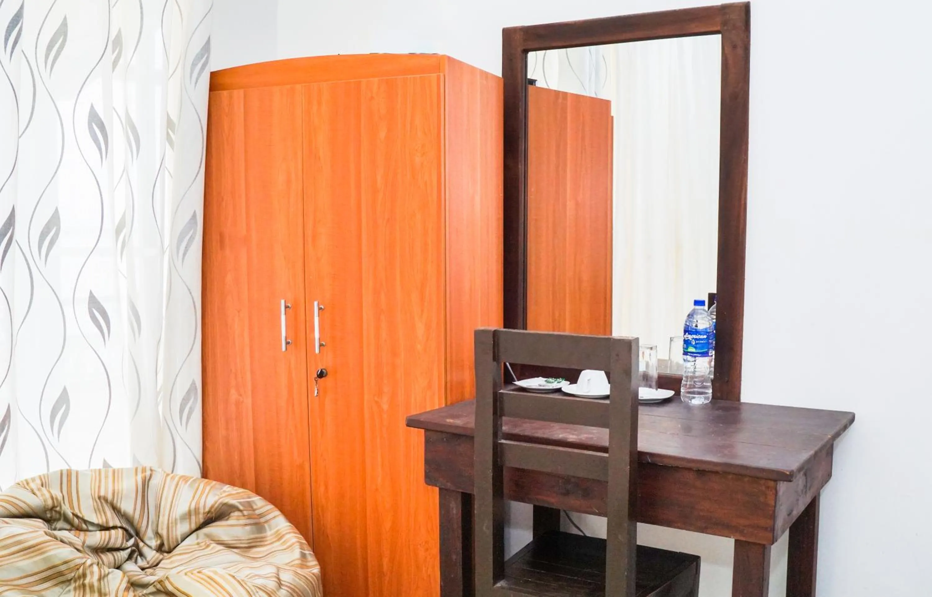 Living room in Dinuda Lagoon Hotel