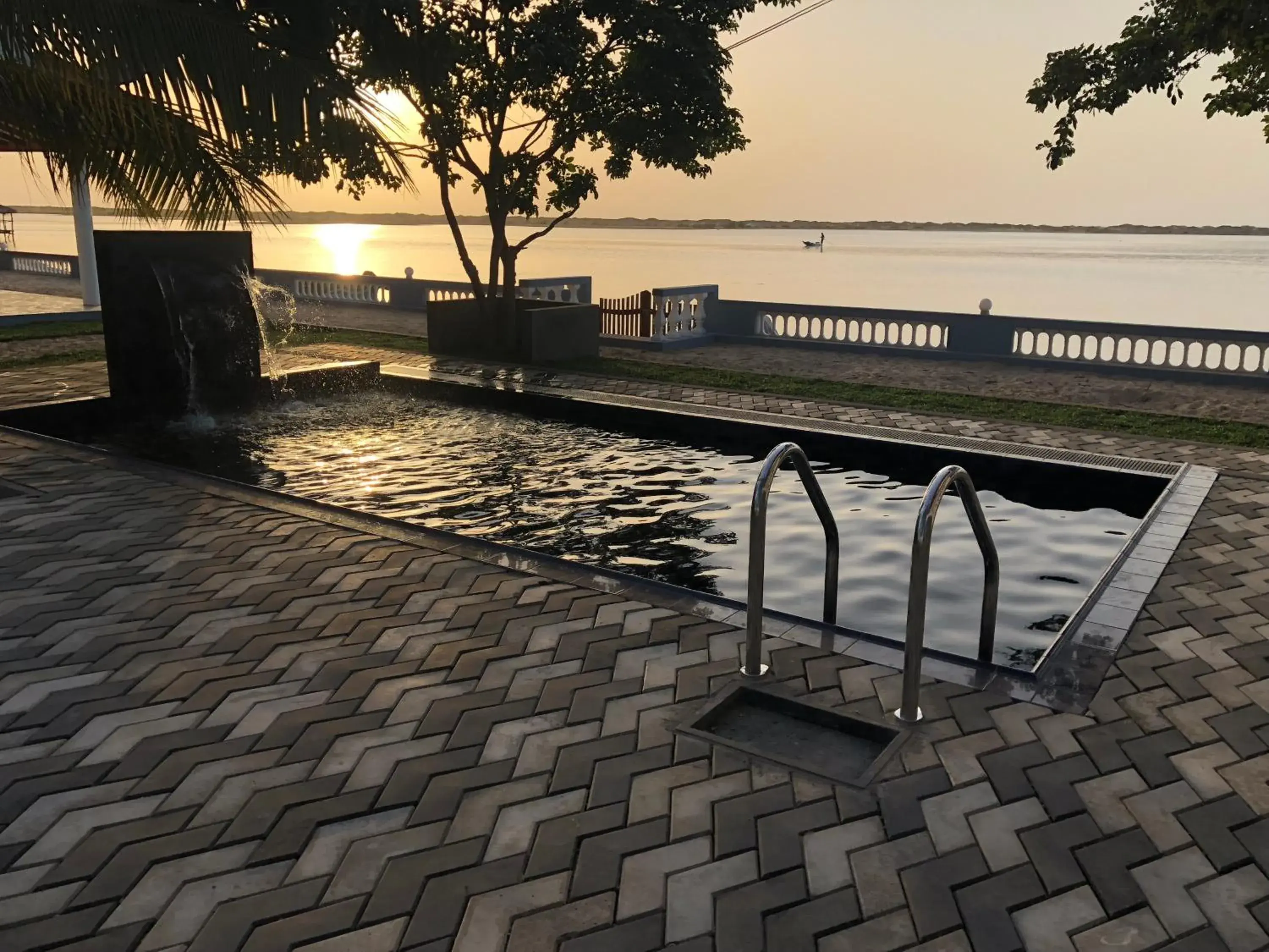 Swimming pool in Dinuda Resort Swimming pool in Dinuda Resort