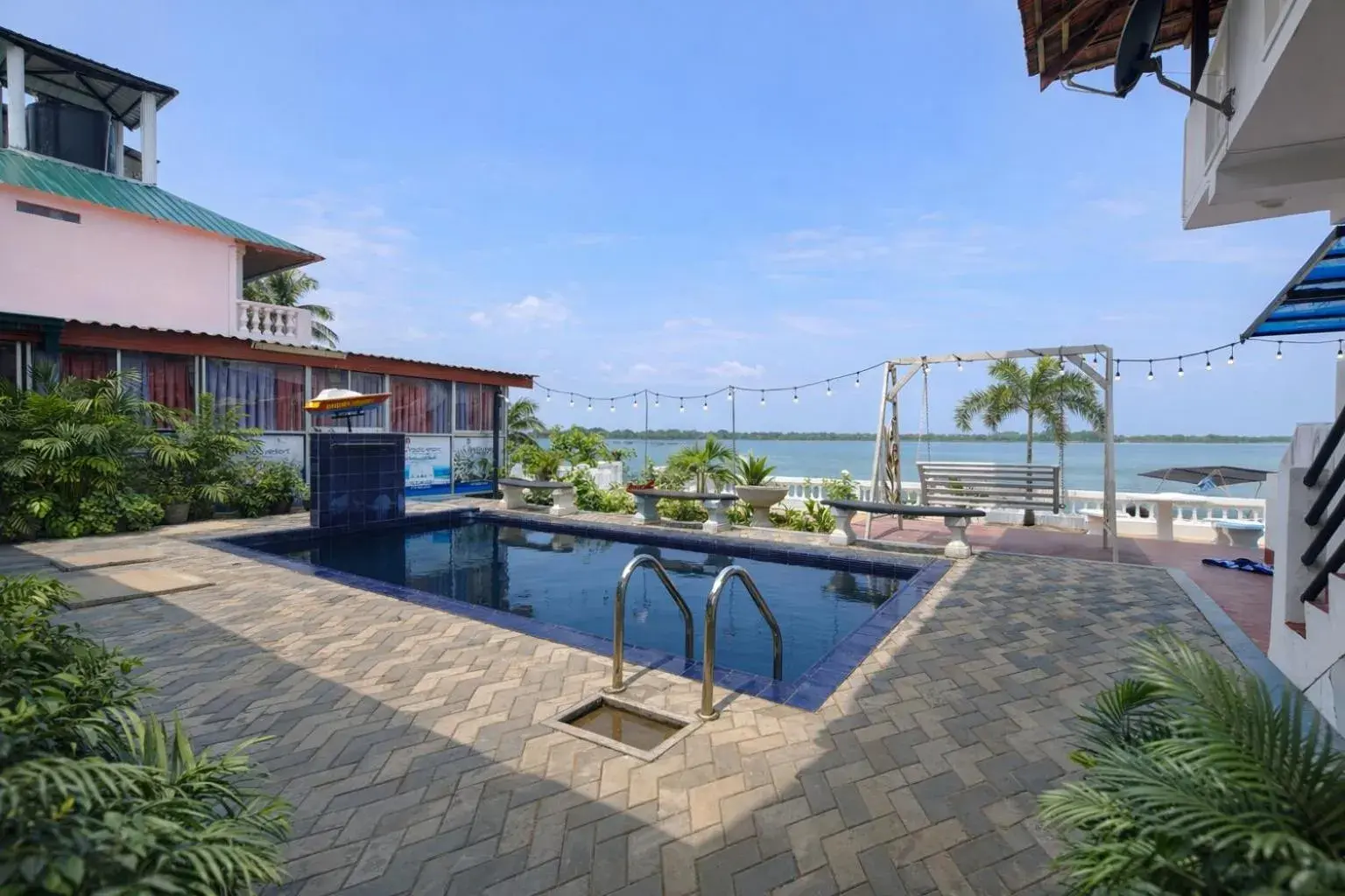 Dinuda Lagoon Hotel Dinuda Lagoon Hotel