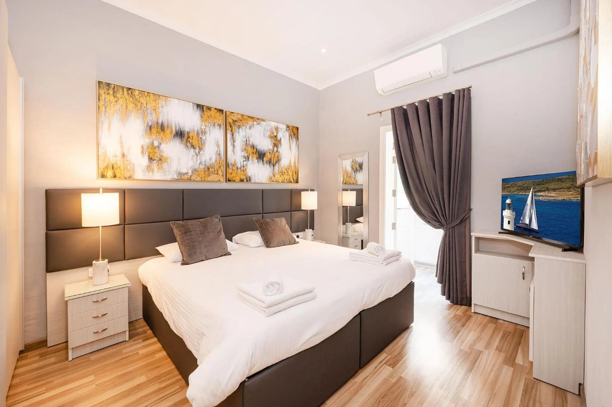 Bed in Valletta Apartments 19