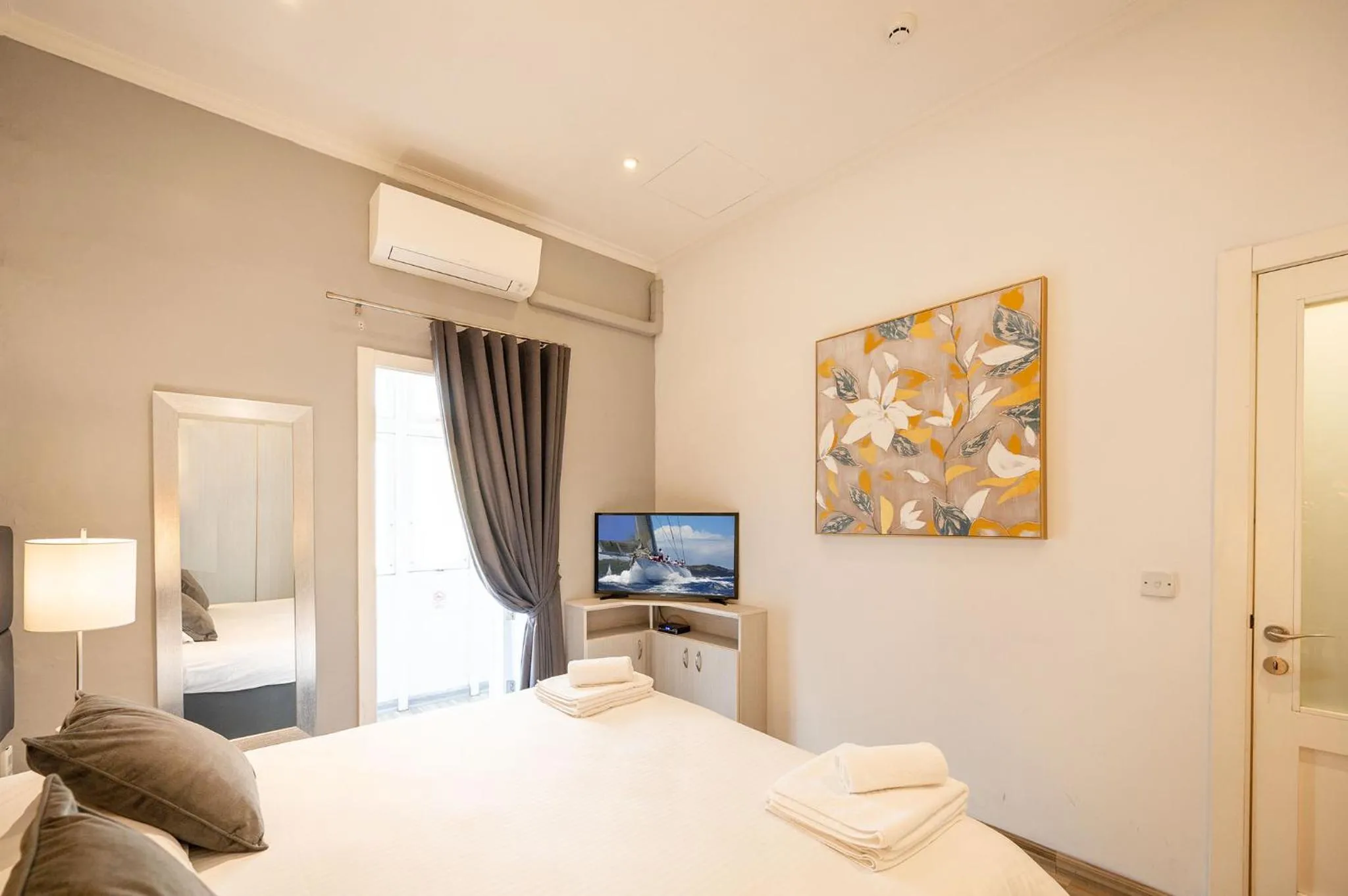 Bed in Valletta Apartments 19