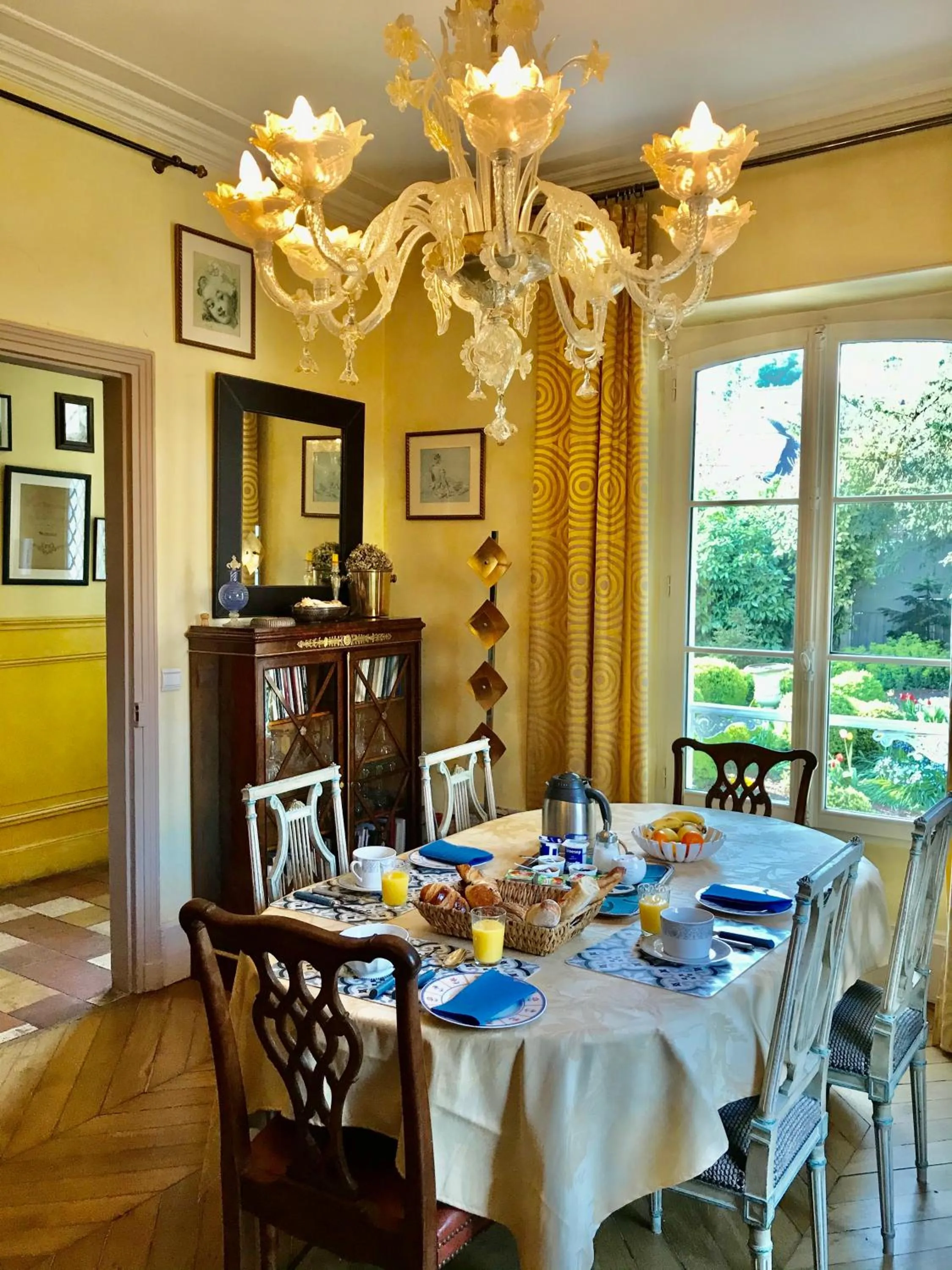 Continental breakfast in Le Clos des Princes