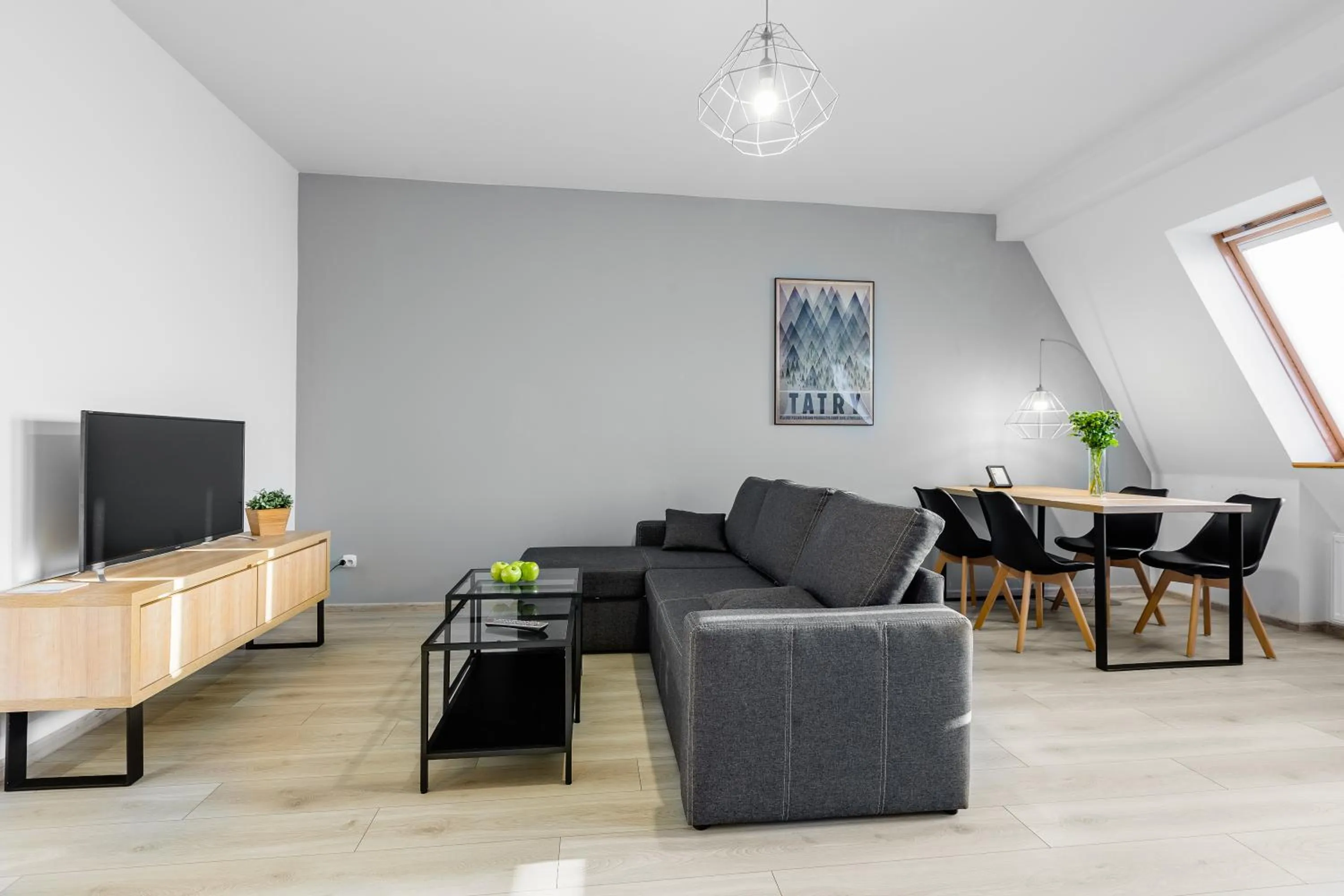 TV and multimedia in Aparthotel Platinum