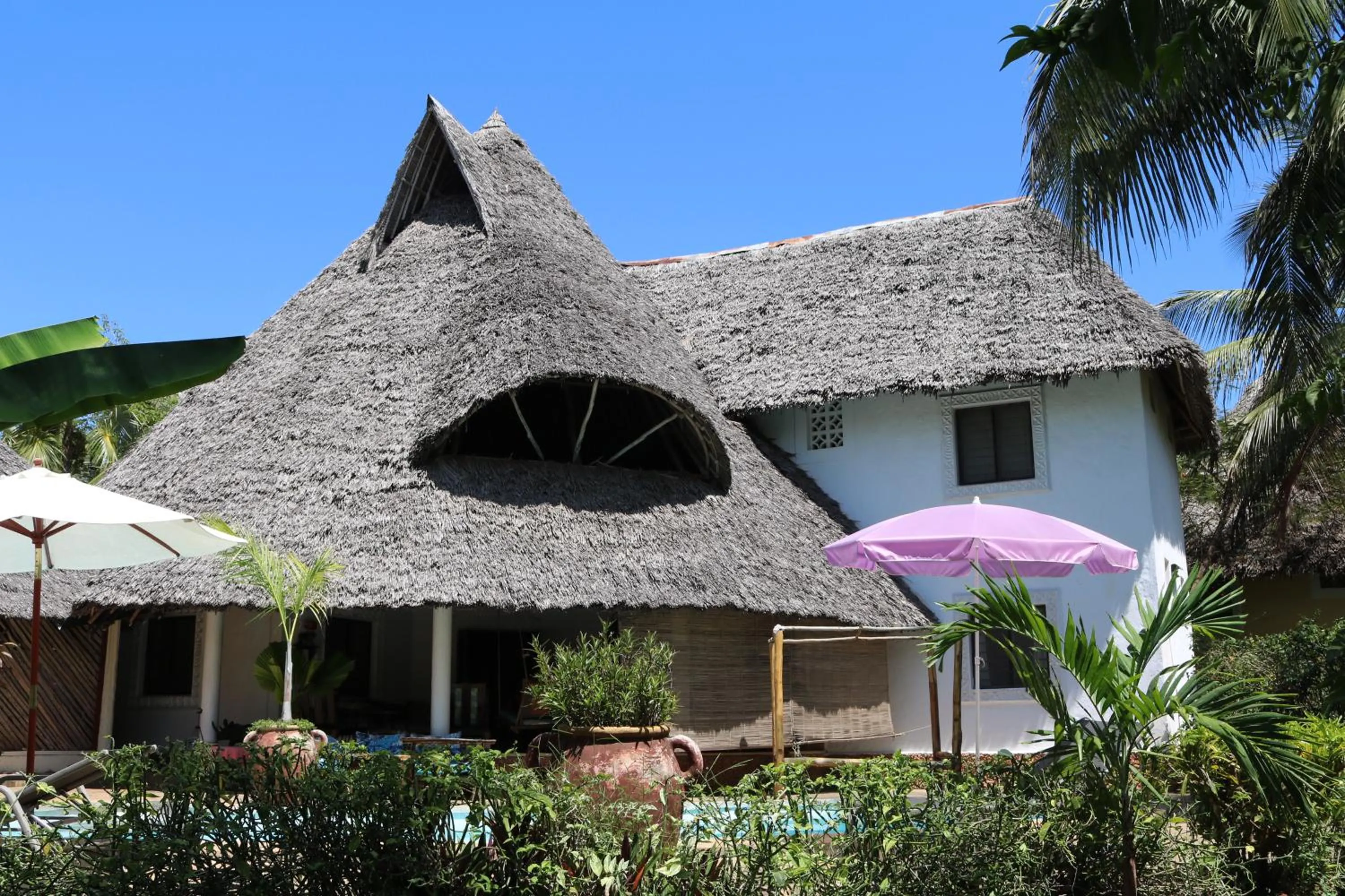 Property building in Villa Madinina