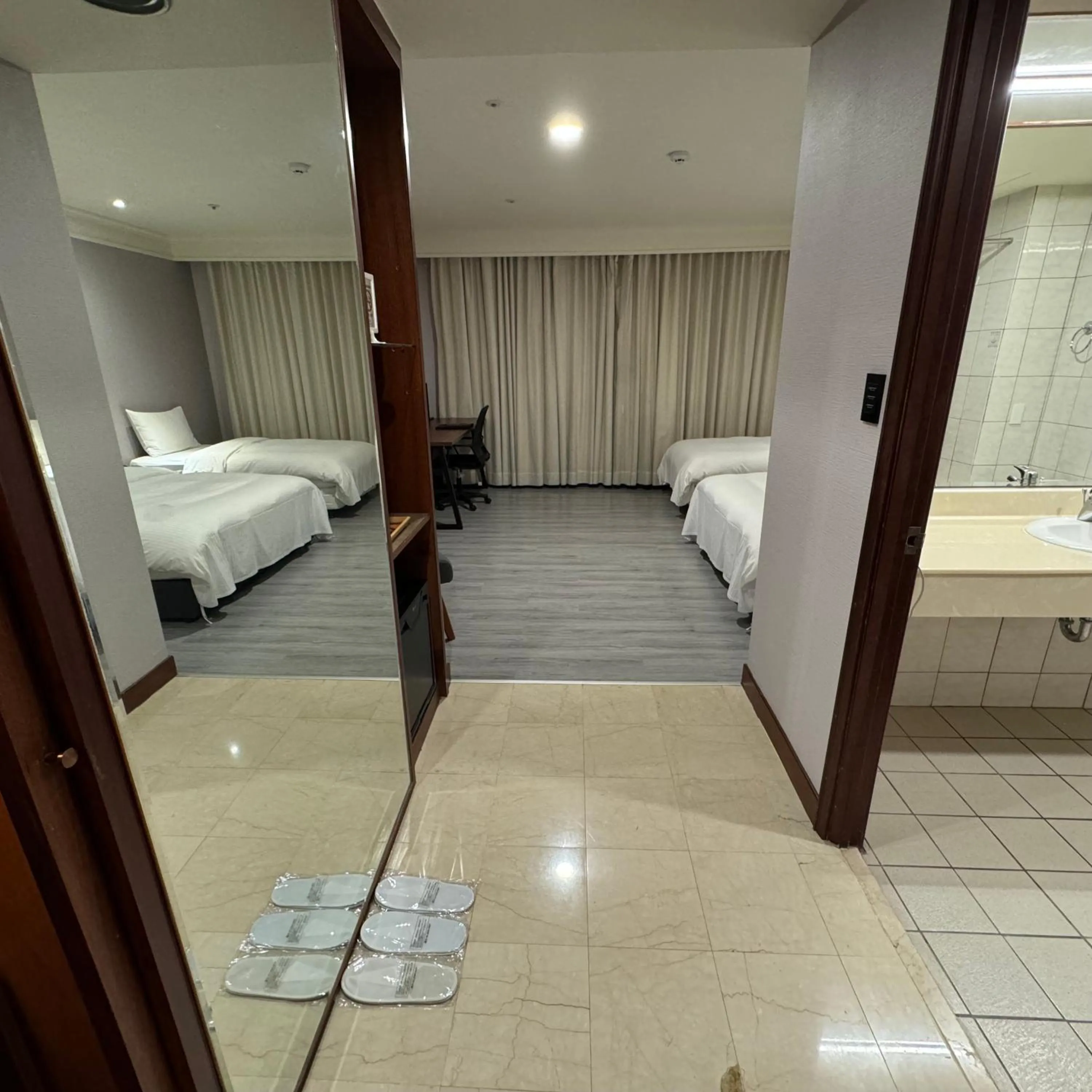 Photo of the whole room, Bed in XinsheHotel - Chungli