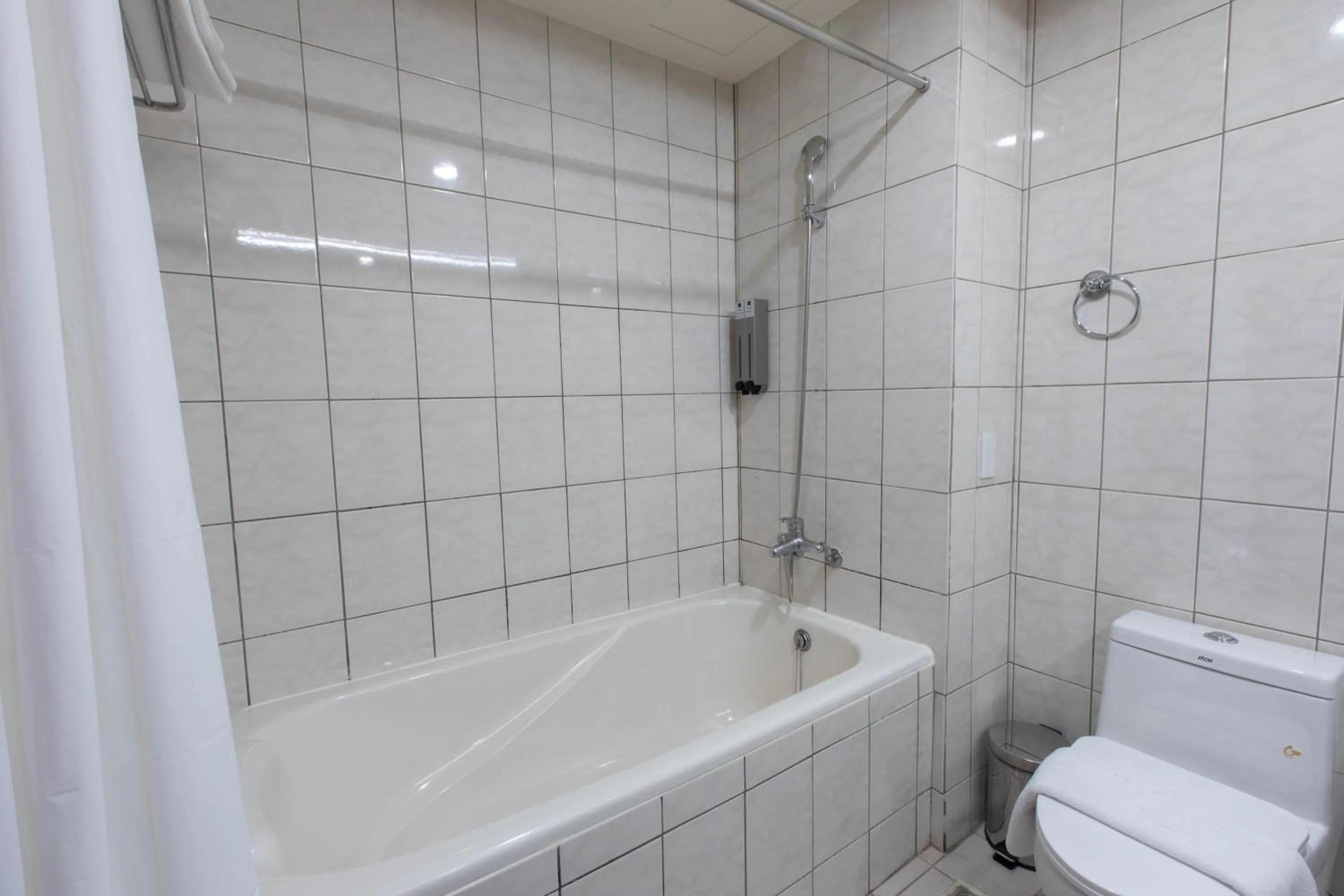 Shower in XinsheHotel - Chungli