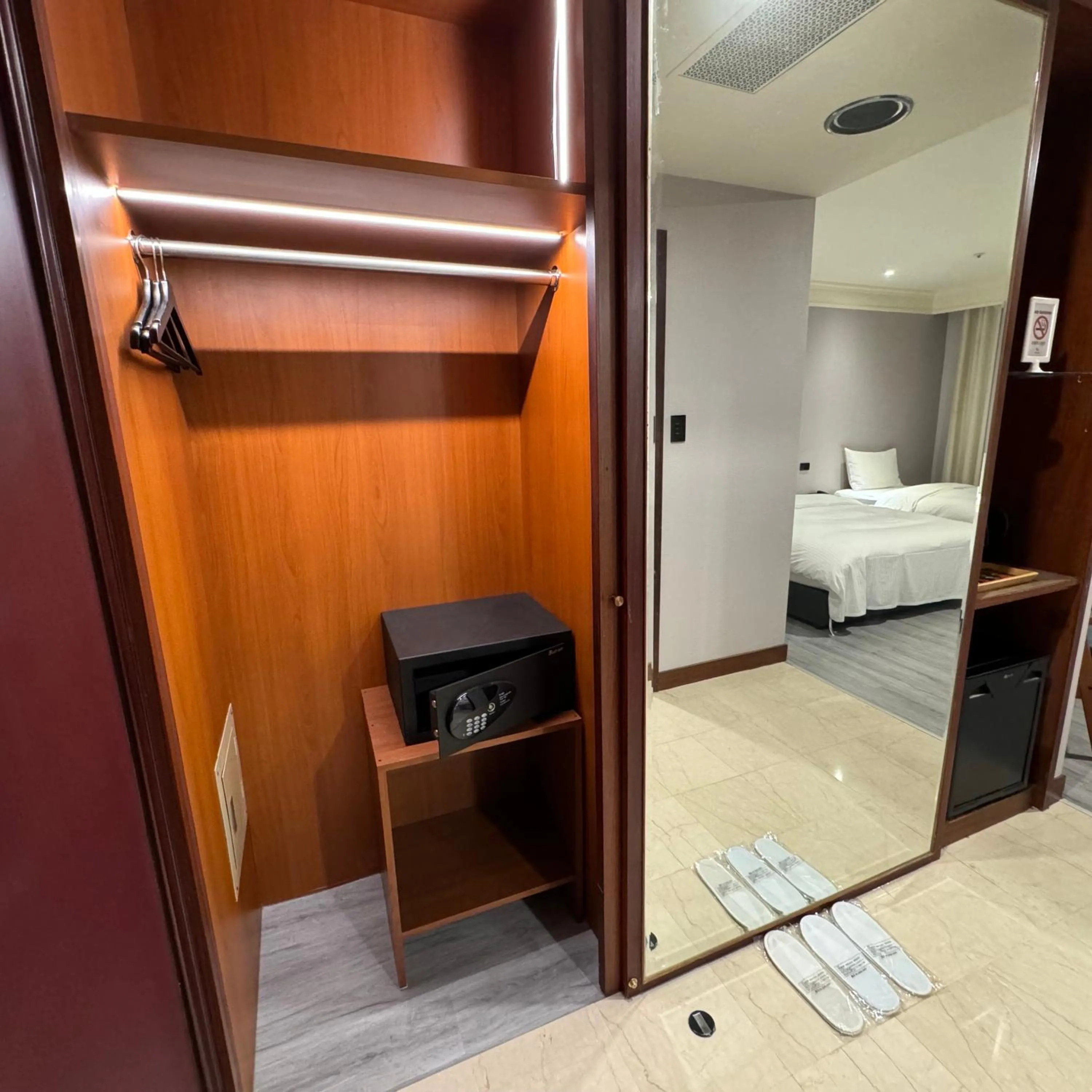 wardrobe in XinsheHotel - Chungli