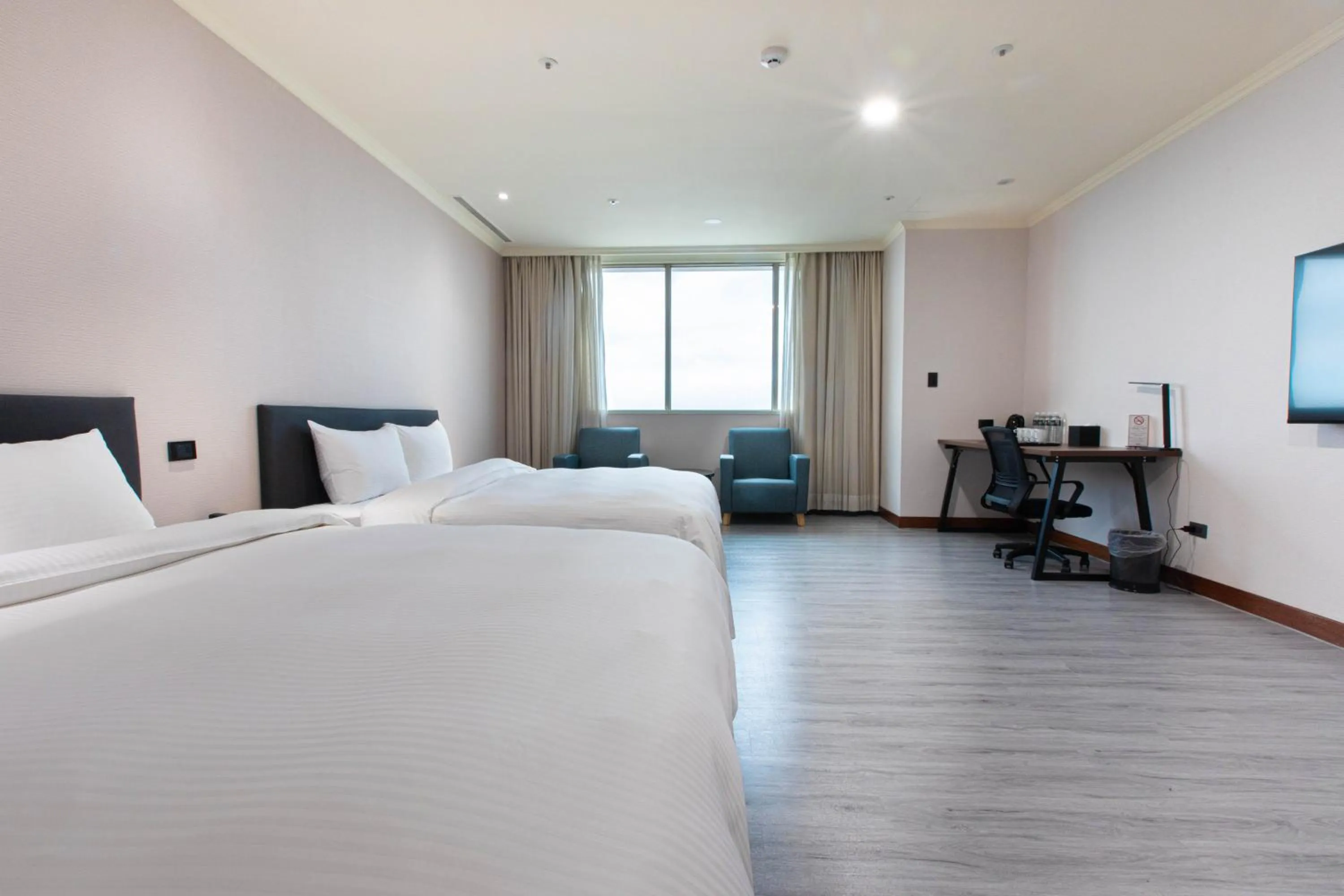 Bedroom, Bed in XinsheHotel - Chungli