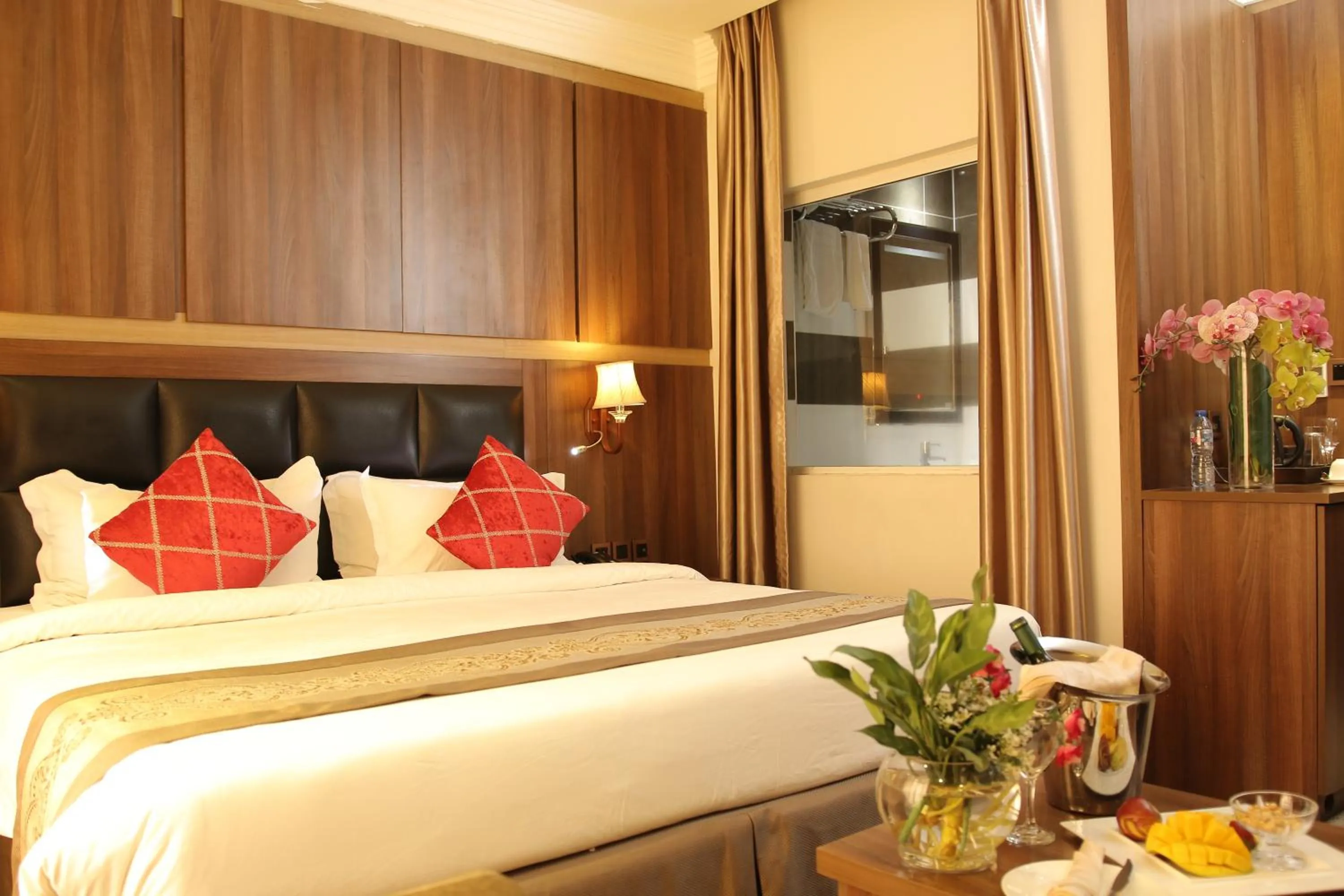 Bedroom, Bed in Grand Pela Hotel & Suites